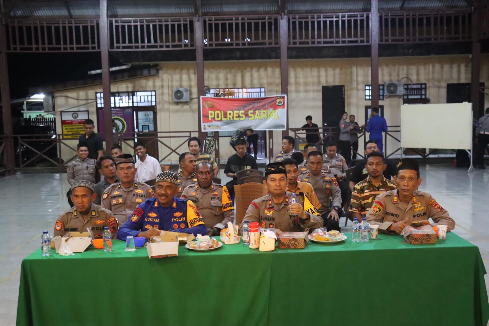 Kapolres Sarmi Bersama Wartawan Ikuti Buka Puasa Bersama Kapolri Melalui Zoom Metting