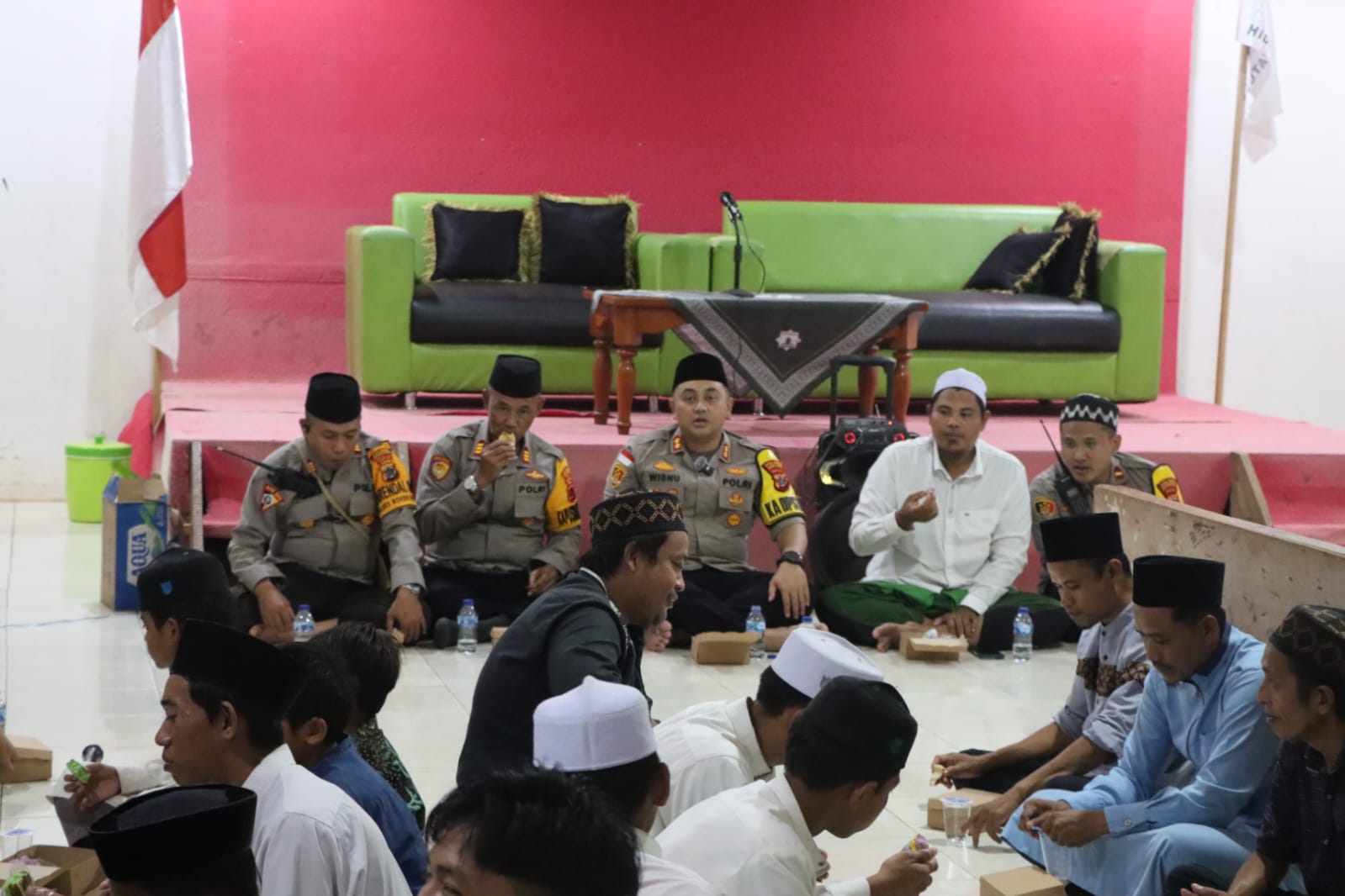 Kapolres Buka Bersama dengan Para Santri dan Anak Yatim Piatu di Pondok Pesantren Hidayatullah