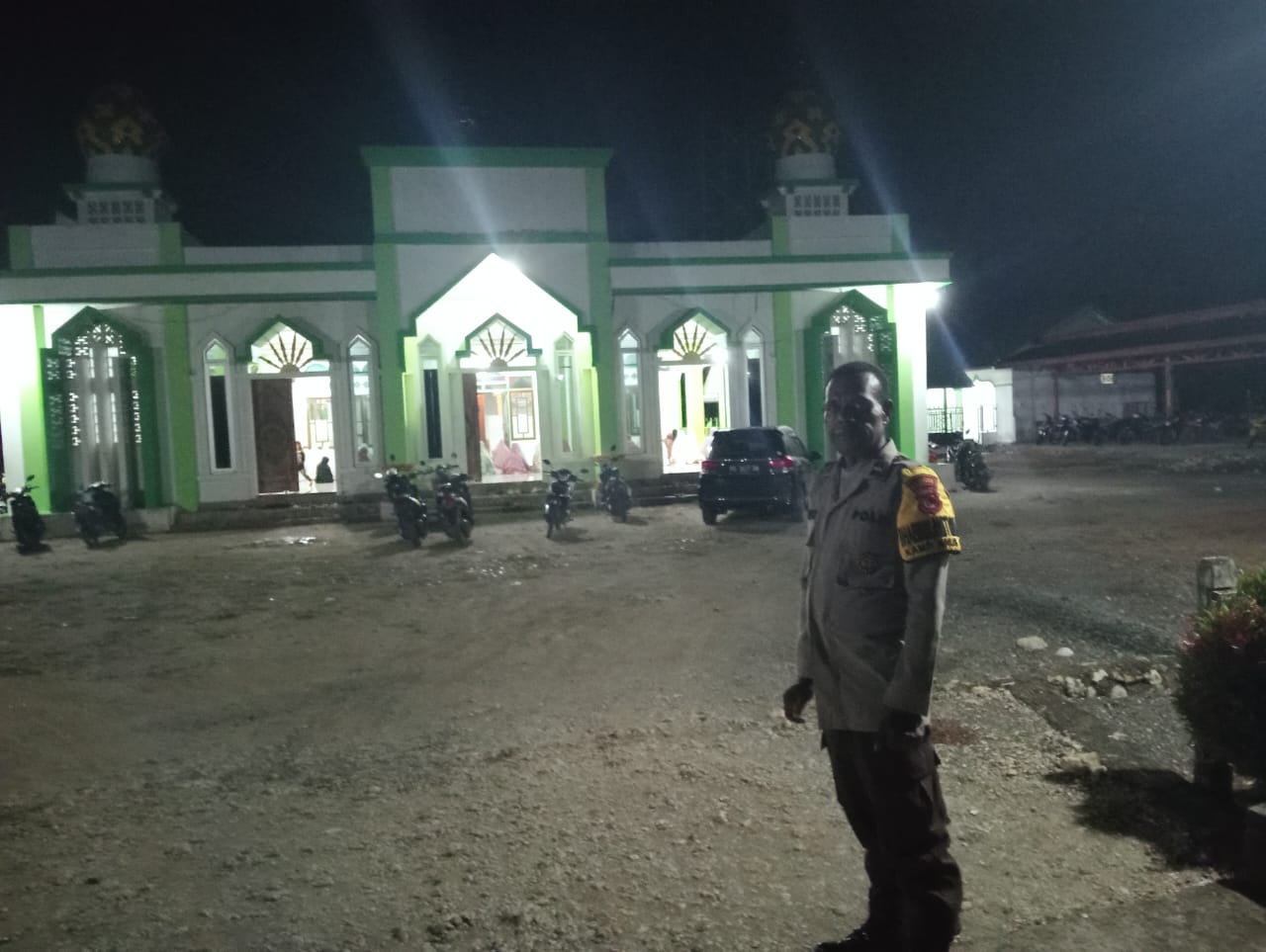 Personel Polsek Bonggo Rutin Laksanakan Pengamanan Sholat Subuh di Bulan Ramadhan