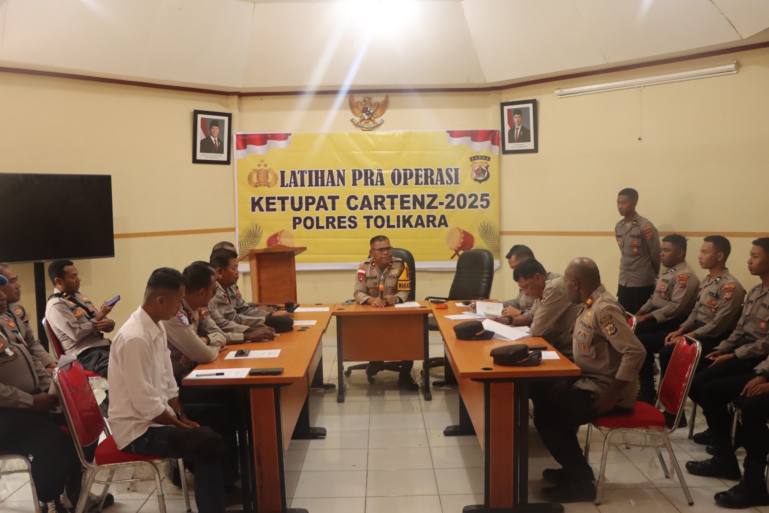 Polres Tolikara Gelar Latihan Pra Operasi Ketupat Cartenz – 2025