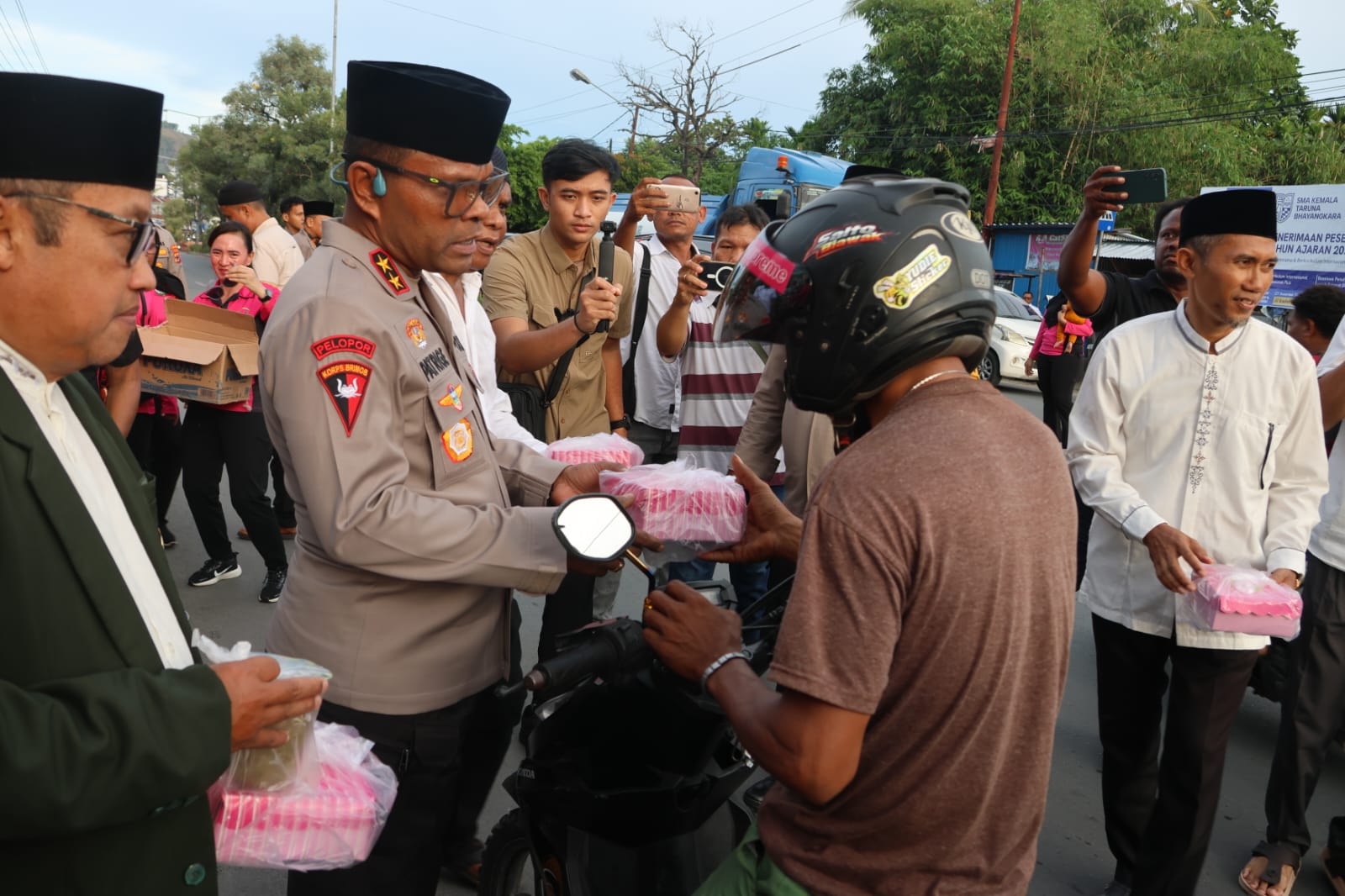 Kapolda Papua Kembali Lakukan Safari Ramadhan di Masjid Al-Aqsha, Sentani Jayapura
