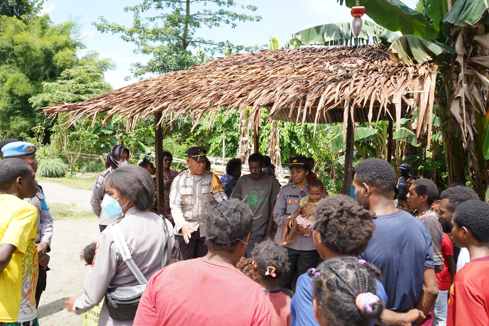 Satgas Si-Ipar Ops Rasaka Cartenz 2025 Polres Jayapura Sambangi Warga Mamberamo di Sentani Kota