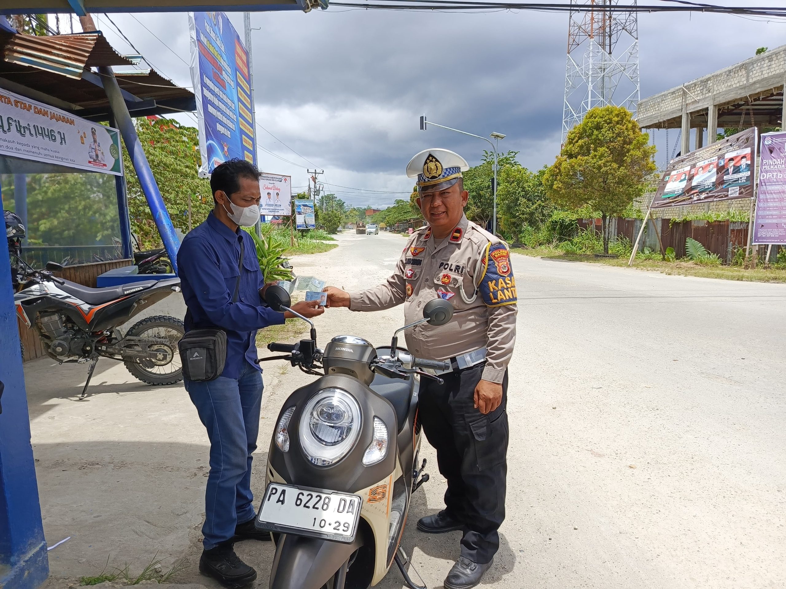 Polres Sarmi Berikan Pelayanan Penitipan Kendaraan Bermotor Secara Gratis Selama Mudik
