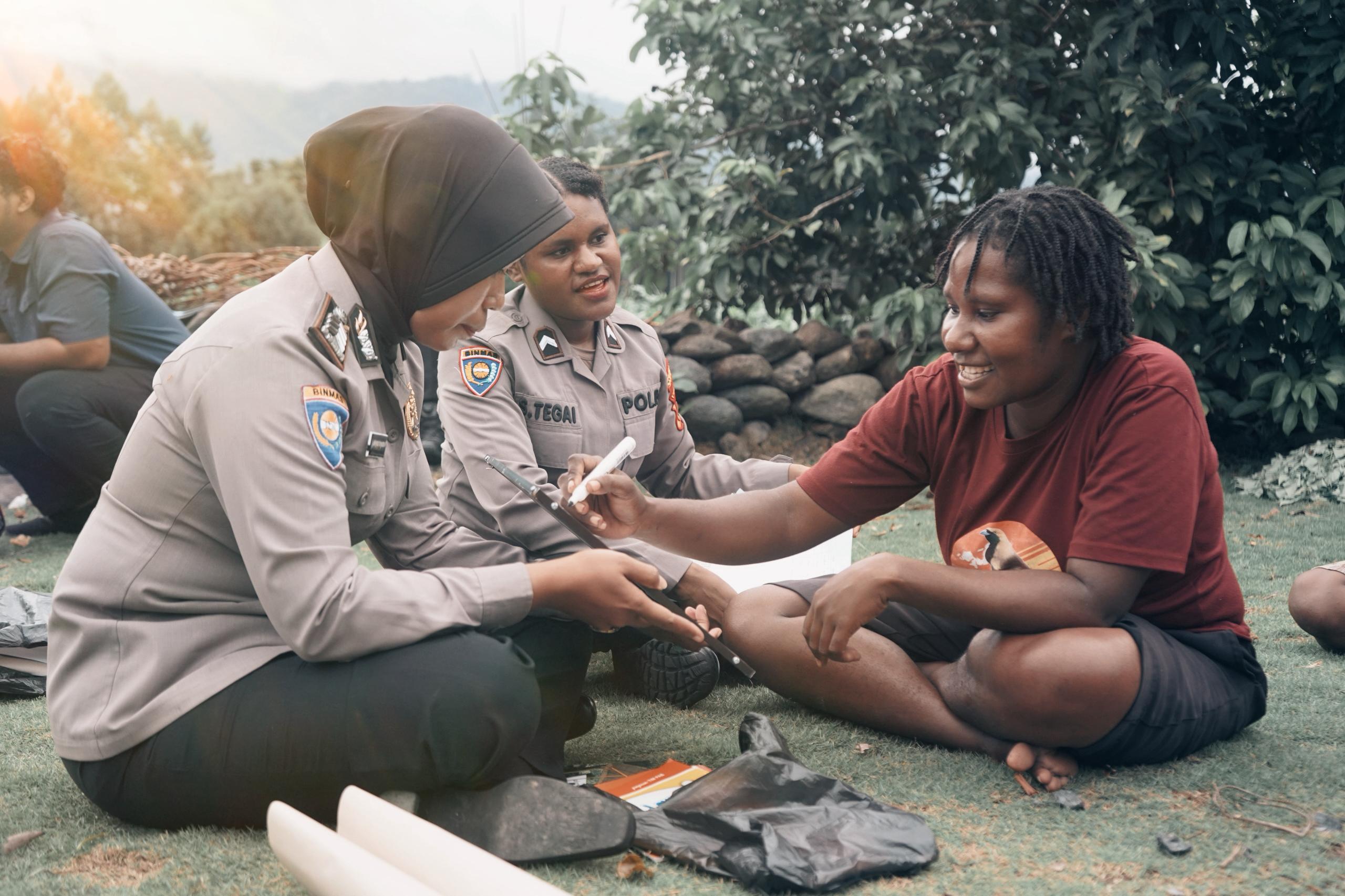 Semakin Lancar Membaca dan Menulis, Warga Kampung Hebron Sentani Apresiasi Satgas Si Ipar Polres Jayapura