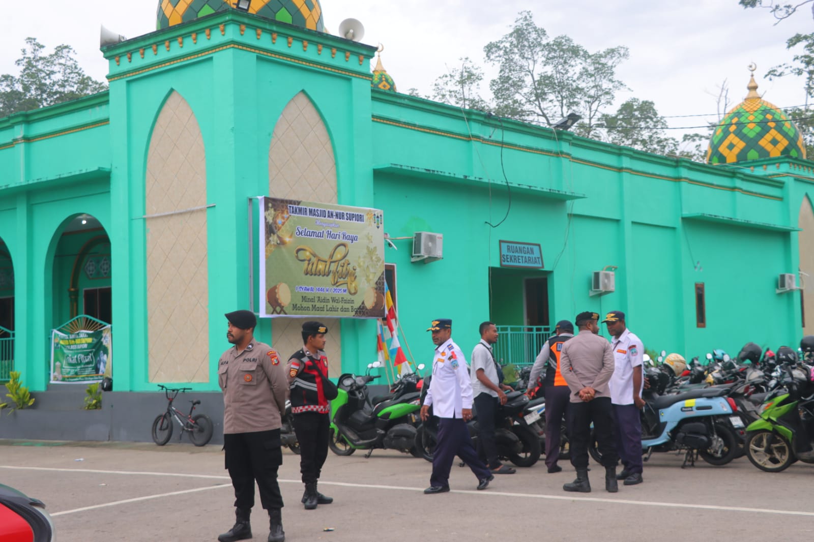 Polres Supiori Amankan Pelaksanaan Sholat Idul Fitri 1446 H