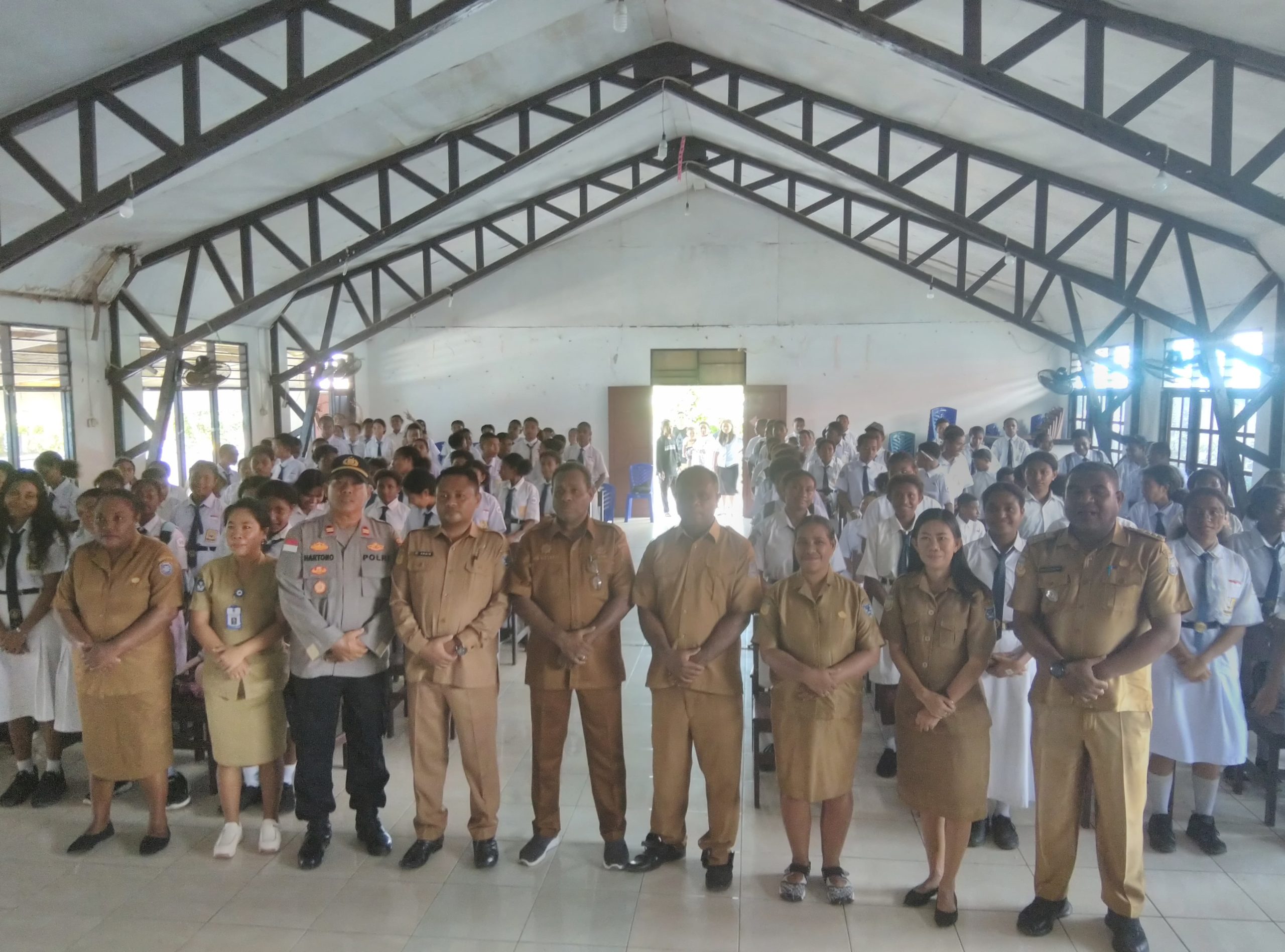 Kapolsek Sarmi Kota Hadiri Monitoring Penyaluran Makan Bergizi Gratis (MBG) di Distrik Sarmi