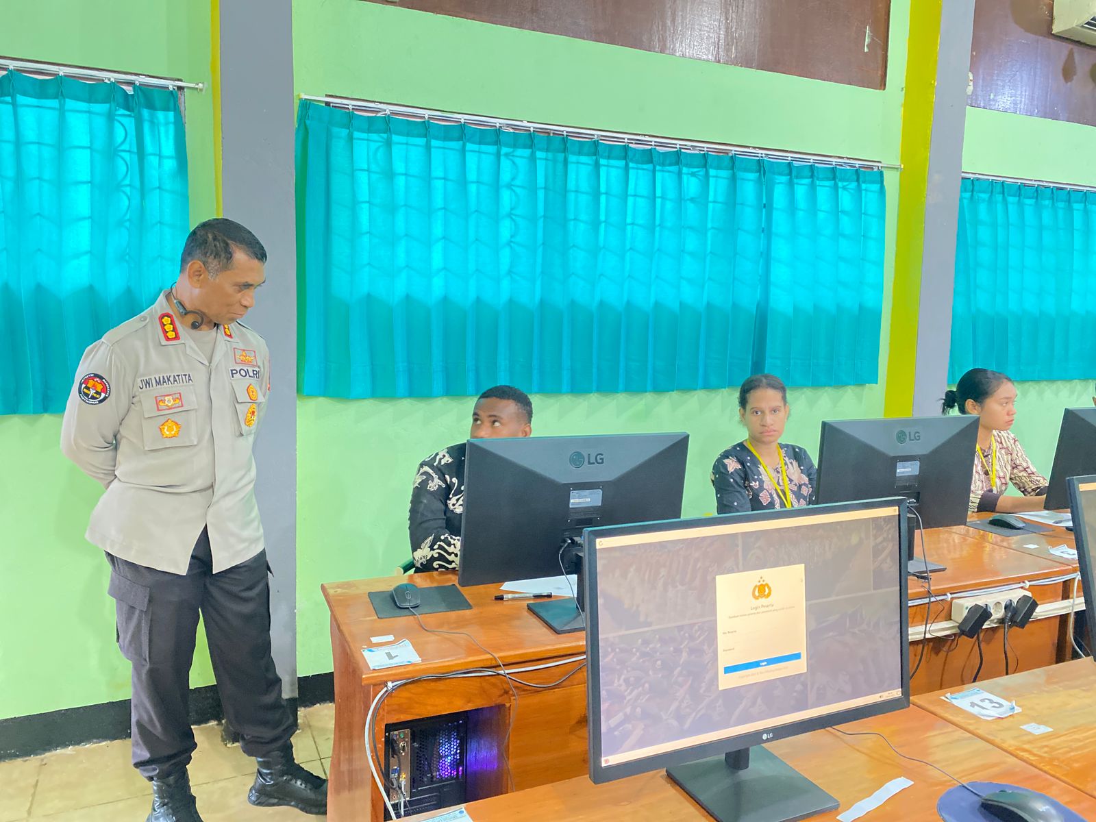 Biro SDM Polda Papua Gelar CAT Psikologi Bintara Polri T.A 2025