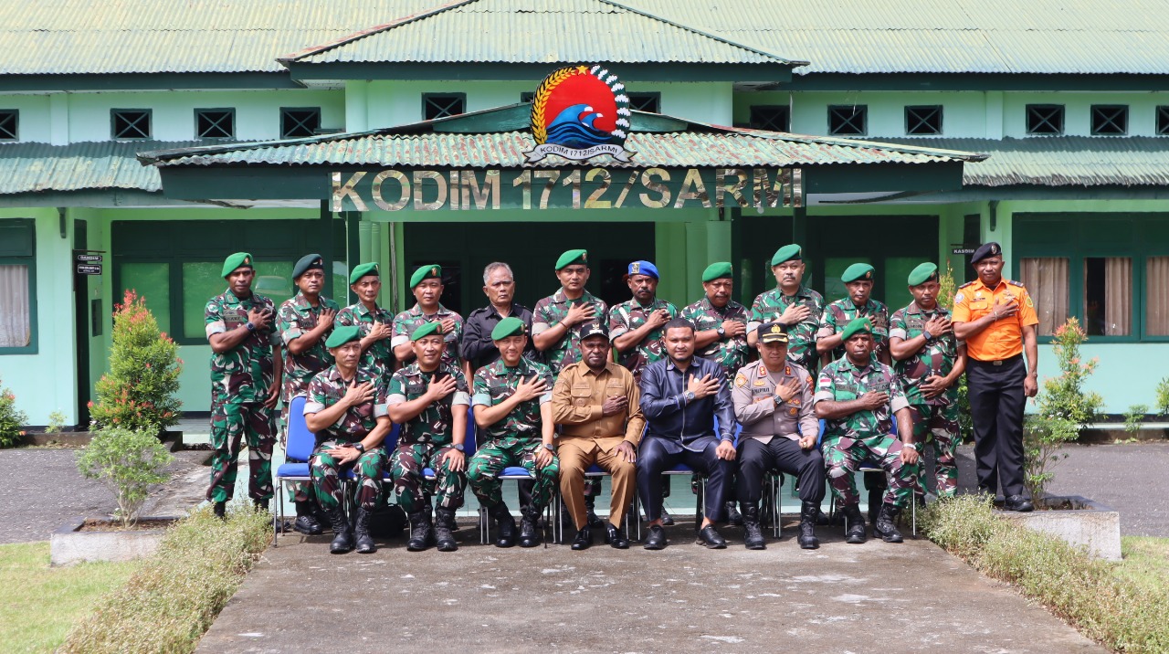 Kapolres Sarmi Hadiri Acara Lepas Sambut Dandim 1712/Sarmi di Aula Kodim 1712