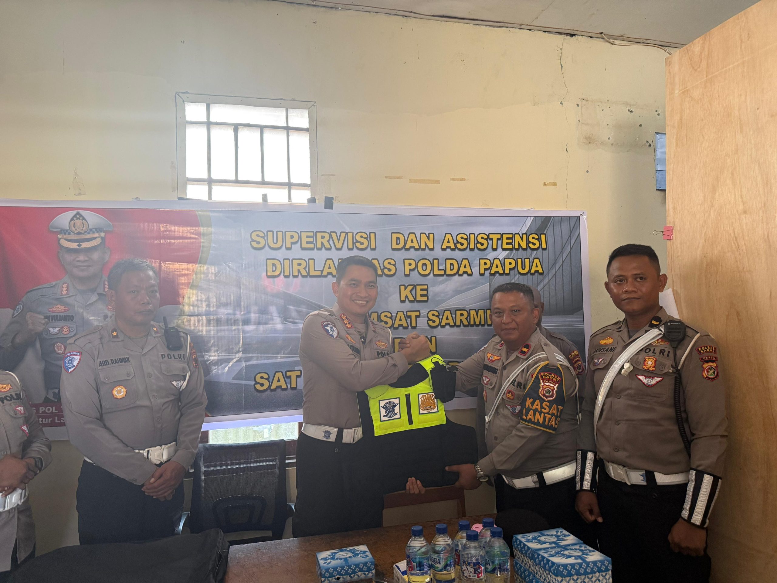 Dirlantas Polda Papua melakukan Supervisi dan Asistensi ke Kantor Samsat dan Sat Lantas Polres Sarmi
