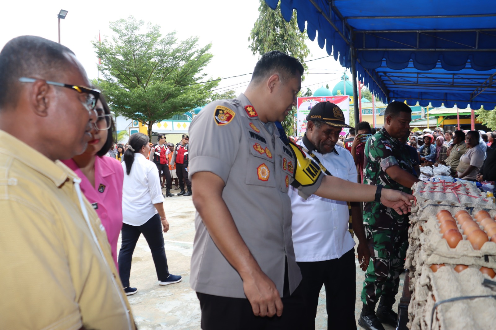 Polres Boven Digoel Gelar Gerakan Pangan Murah dalam Rangka Hari Bhayangkara ke-79