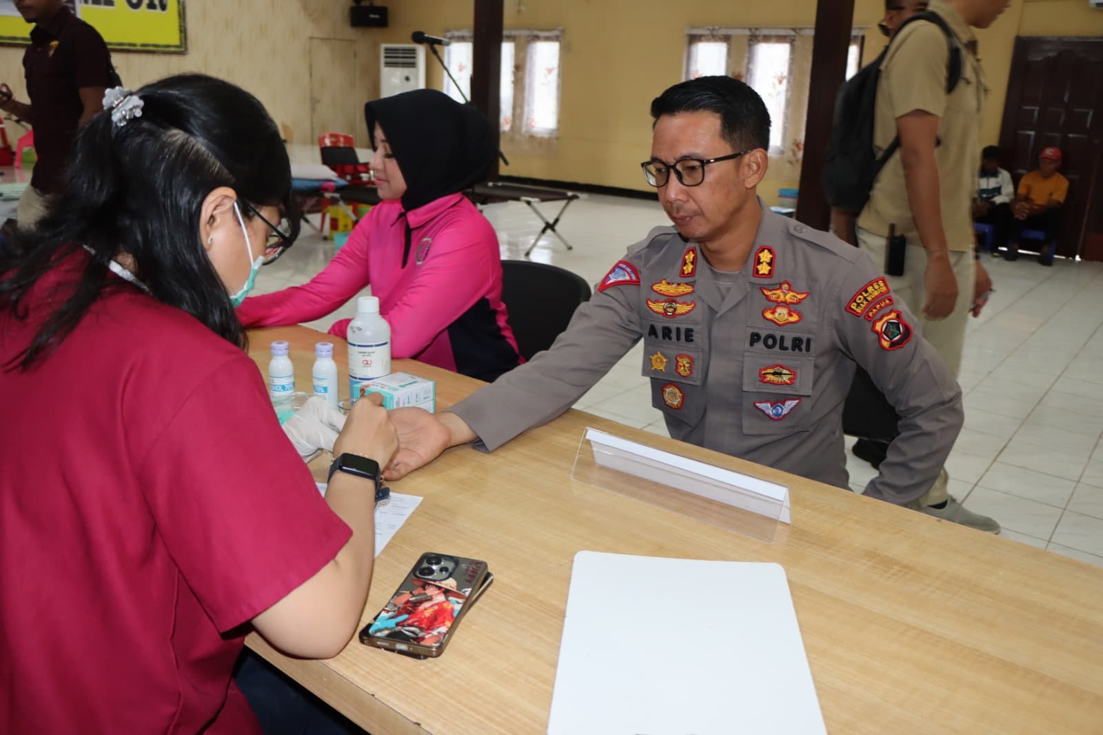 Sambut Hari Bhayangkara ke-79, Polres Biak Gelar Bakti Kesehatan Donor Darah