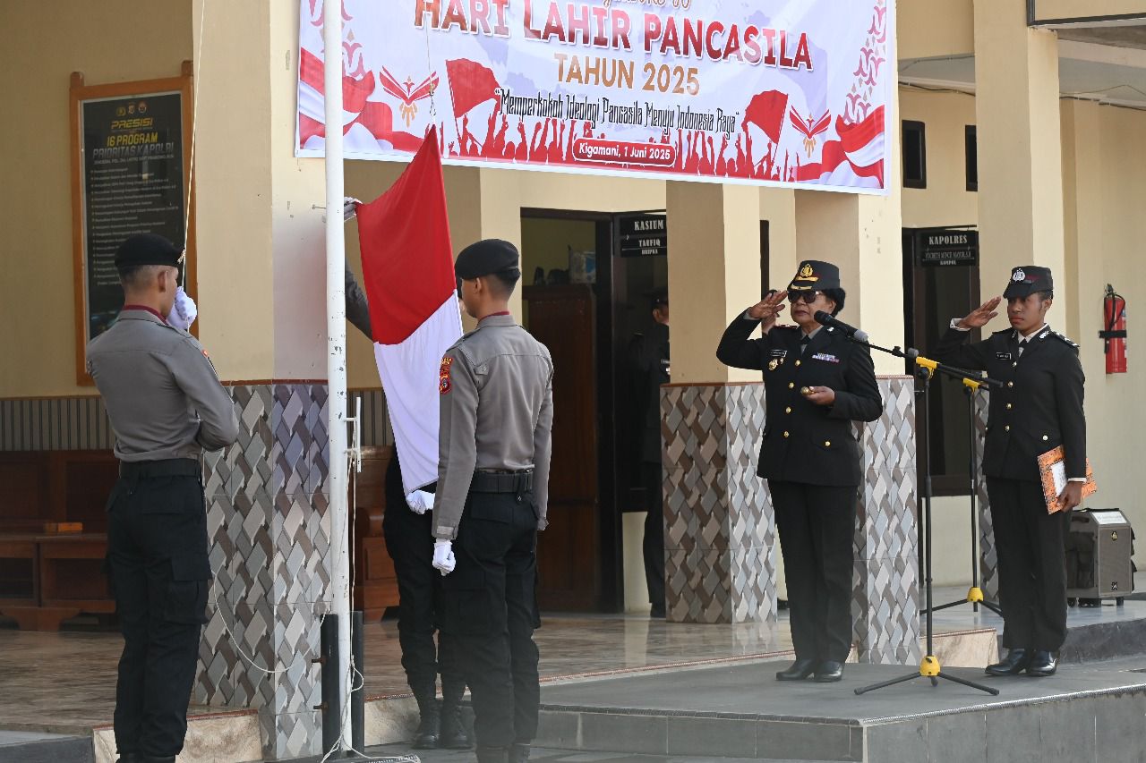 Kapolres Dogiyai Kompol Y. Mince Mayor, S.H. Pimpin Upacara Hari Lahir Pancasila Tahun 2025