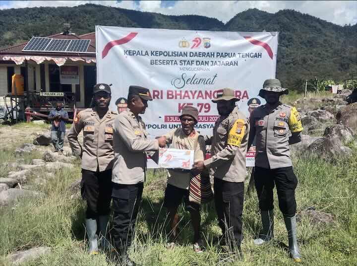 Polsek Jila Hadiri Rakor Kesehatan, Dan Salurkan Bansos Dalam Rangka Hari Bhayangkara Ke – 79.