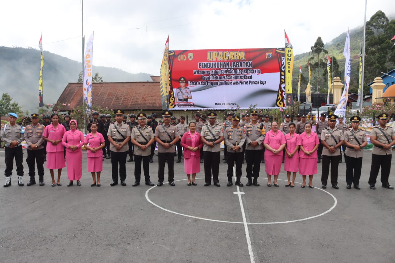 Kapolres Puncak Jaya Pimpin Upacara Pengukuhan Wakapolres, Kabag SDM, Kabag Log, Kasat Intelkam, Kasat Binmas, Kasat Lantas dan Kapolsek Ilu