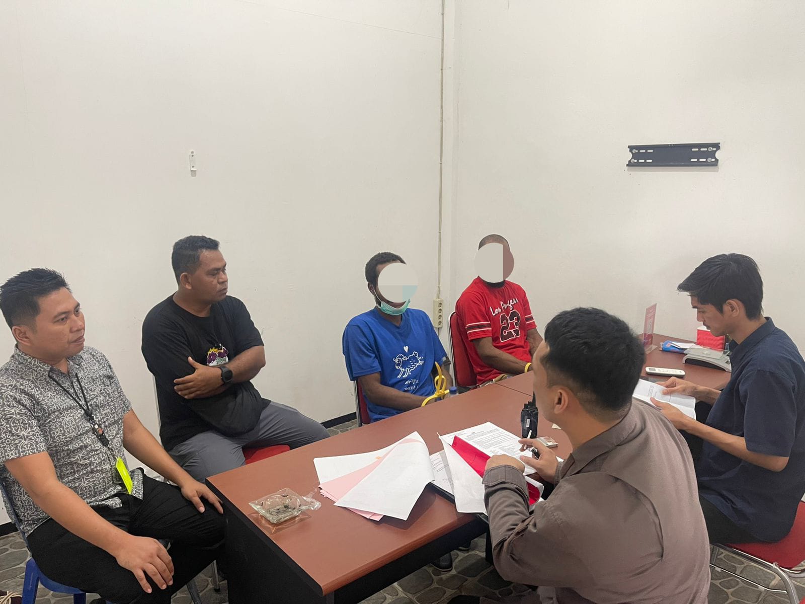 ‎Laksanakan Tahap dua, Penyidik Polres Mappi Limpahkan Dua Tersangka Kasus Pencurian Dengan Kekerasan Ke Kejaksaan Negeri Merauke