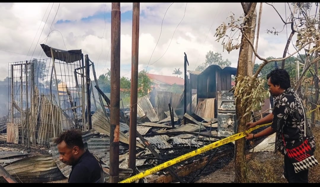 Telah Terjadi Kebakaran Melahap 4 Bangunan Rumah, Polisi Masih Pakukan Penyelidikan