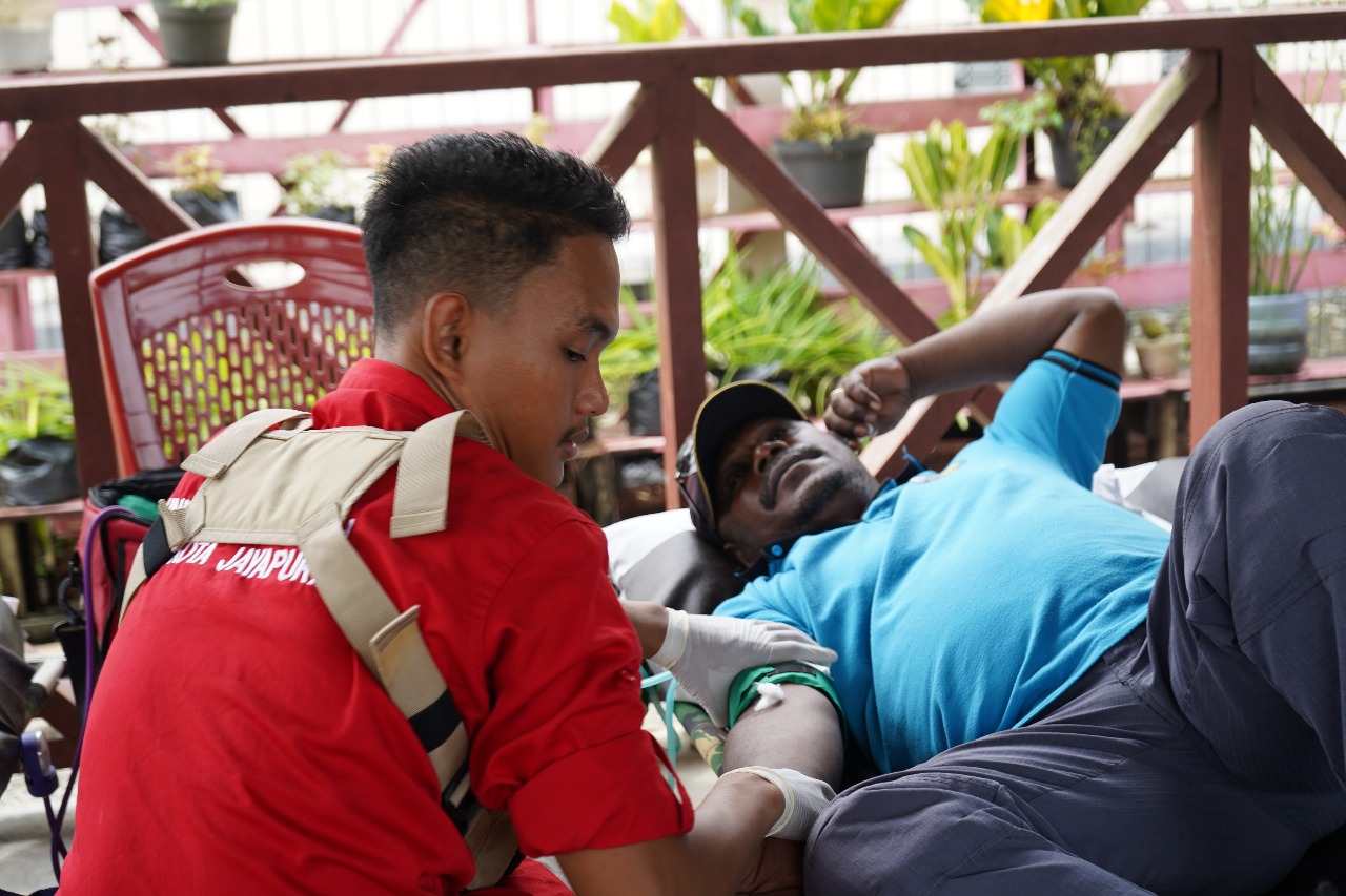Polsek Nimbokrang Gelar Aksi Donor Darah Dalam Rangka HUT Bhayangkara Ke-79