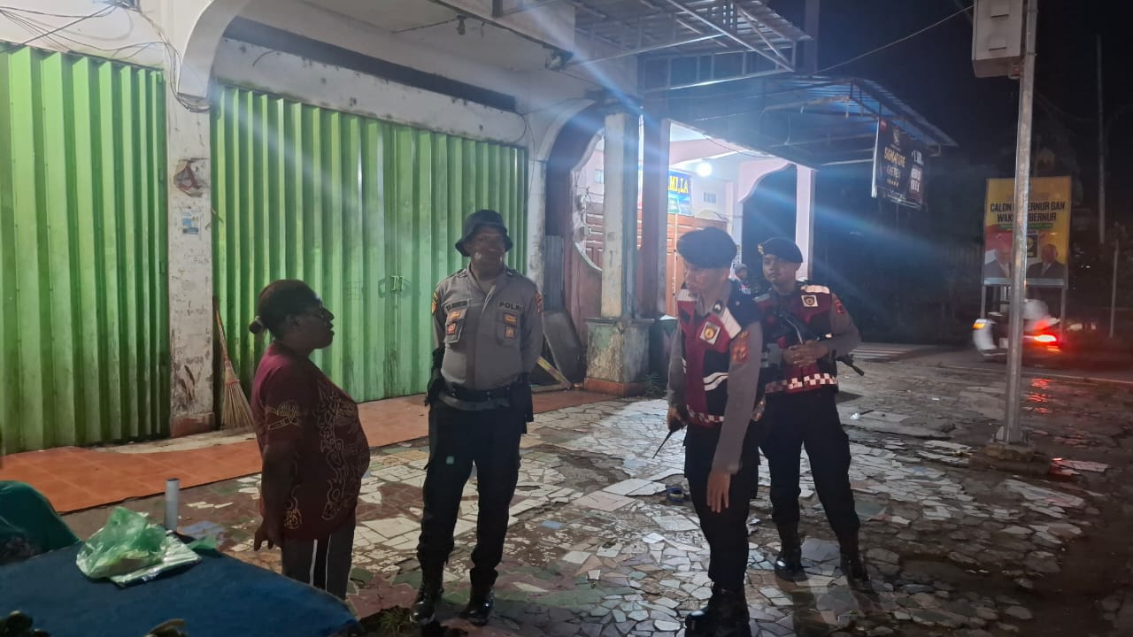 Jaga Kamtibmas Malam Minggu, Sat Samapta Polres Sarmi Gelar Patroli Malam