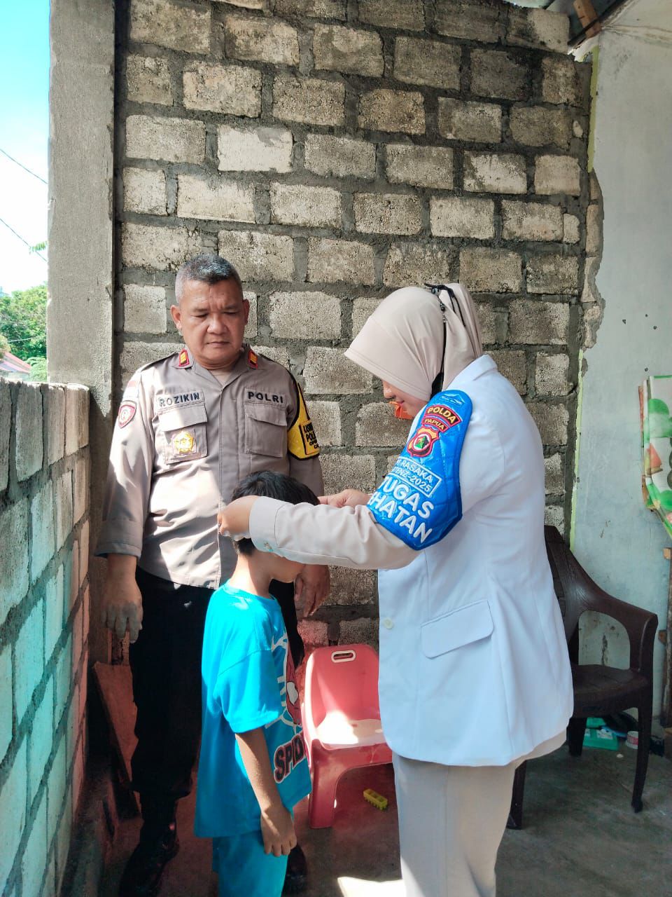 Subsatgas Keladi Sagu Polres Jayapura Berikan Edukasi Kesehatan Kepada Keluarga Warga Di Doyo Lama