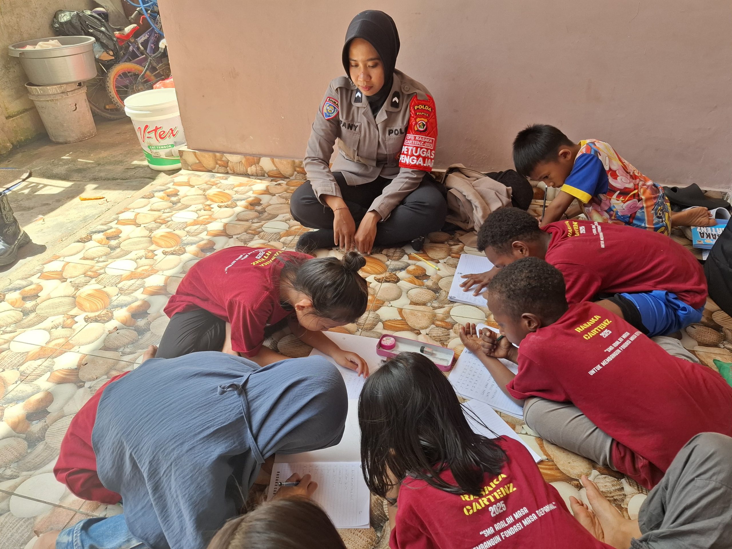 Ops Rasaka Cartenz Polresta Hadir Berikan Dukungan Peningkatan Pendidikan Bagi Anak-anak Putus Sekolah