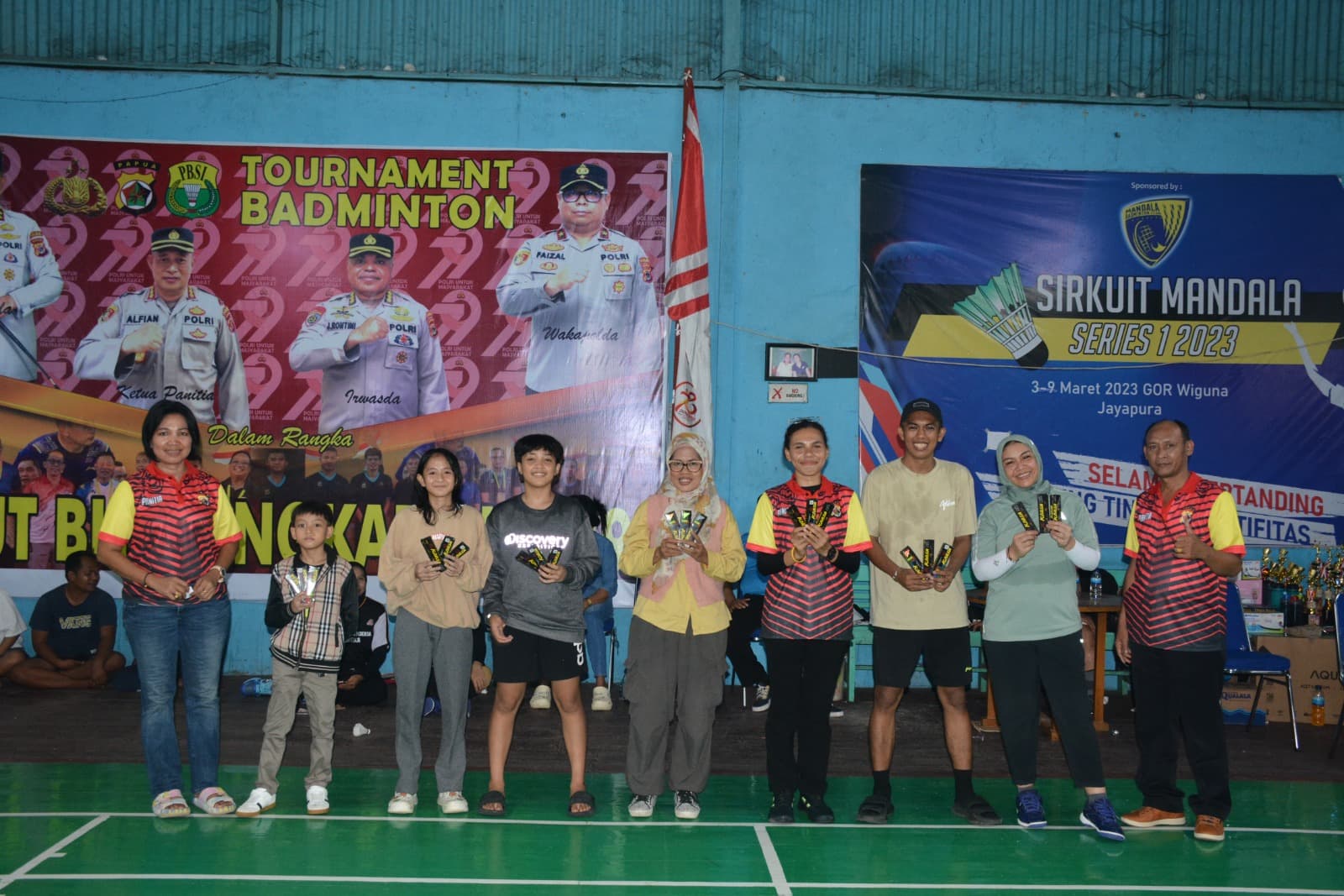 Pertandingan Bulutangkis Hari Ke-8 Ditutup, Dirresnarkoba Polda Papua: Sportivitas Jadi Kunci Kekompakan