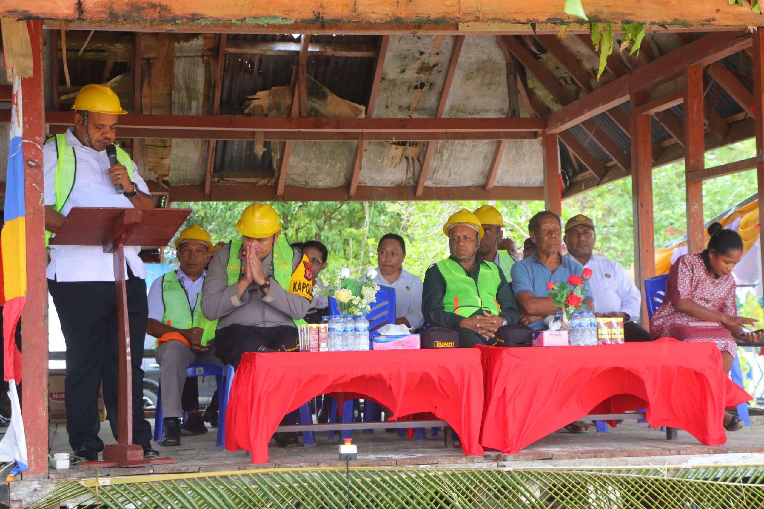 Kapolres Supiori Hadiri Peletakan Batu Pertama Pembangunan Taluk Pengamanan Pantai Yenggarbaun