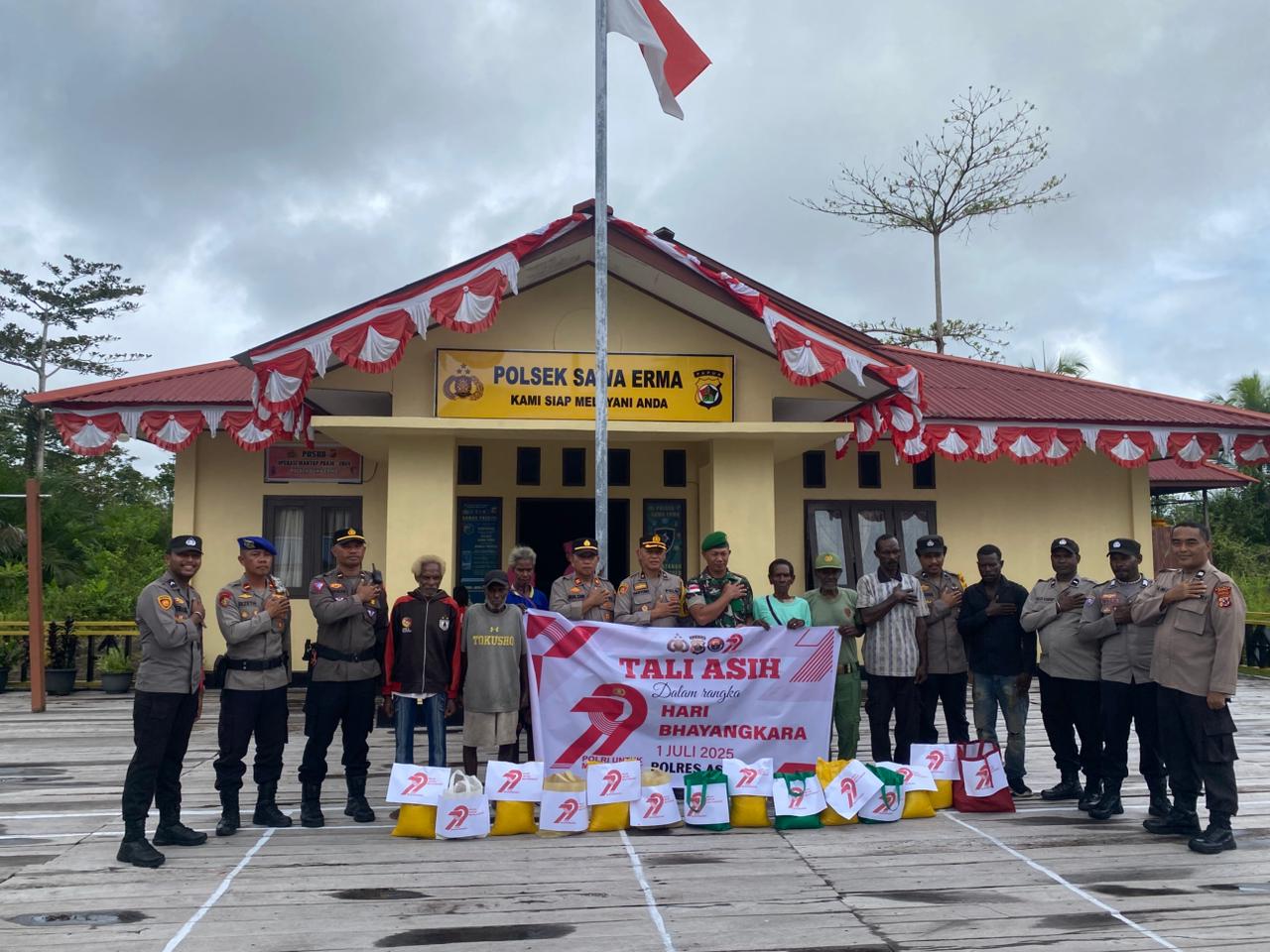 Tali Asih Polres Asmat Bersama Masyarakat Distrik Sawa Erma