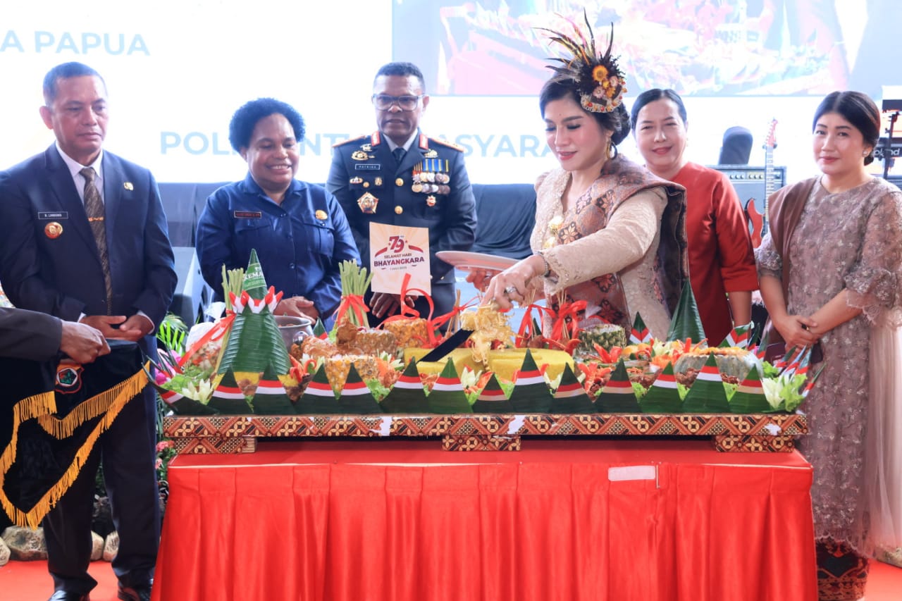Gelar Syukuran Peringatan Bhayangkara ke-79, Kapolda Papua: Tingkatkan Kualitas Diri dan Pegang Teguh Tribrata Serta Catur Prasetya