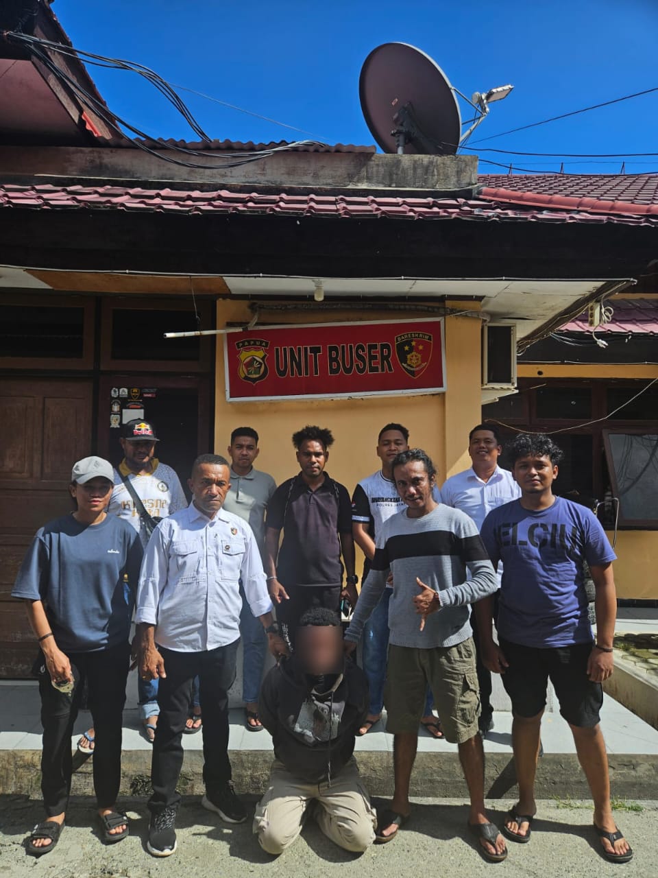 ANGGOTA SAT RESKRIM POLRES JAYAPURA BERHASIL AMANKAN TAHANAN KABUR DARI POLRES MERAUKE