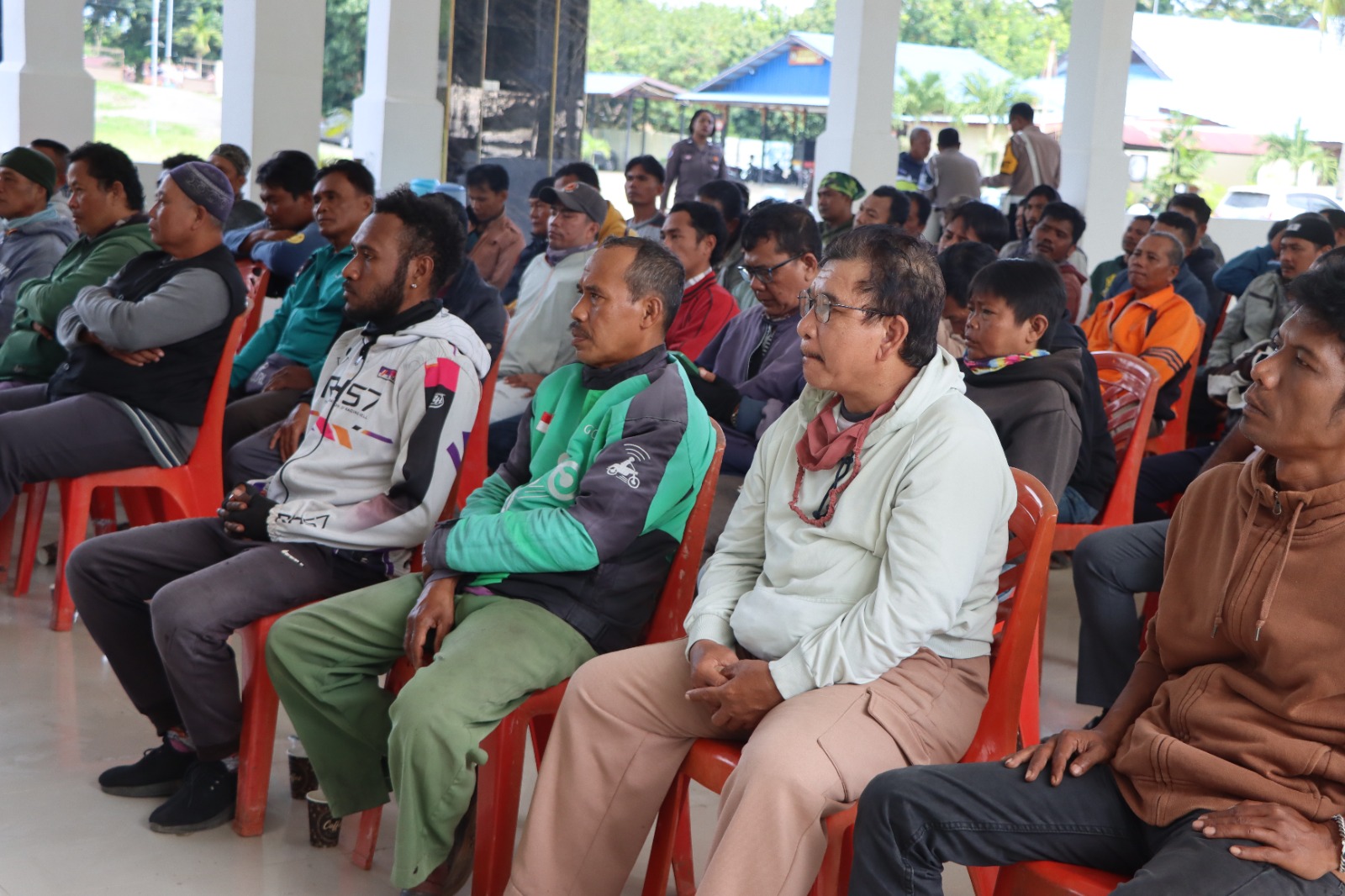 Coffee Morning Kapolres Nabire Bersama Komunitas Ojek, Bangun Sinergi Cegah Kejahatan Jalanan