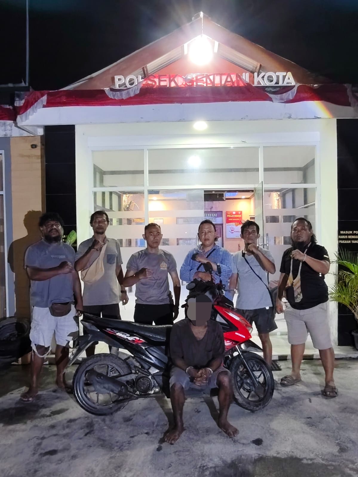 TEAM PANIKI POLSEK SENTANI KOTA BERHASIL TANGKAP PELAKU CURANMOR DI DEPAN STADION BARNABAS YOUWE