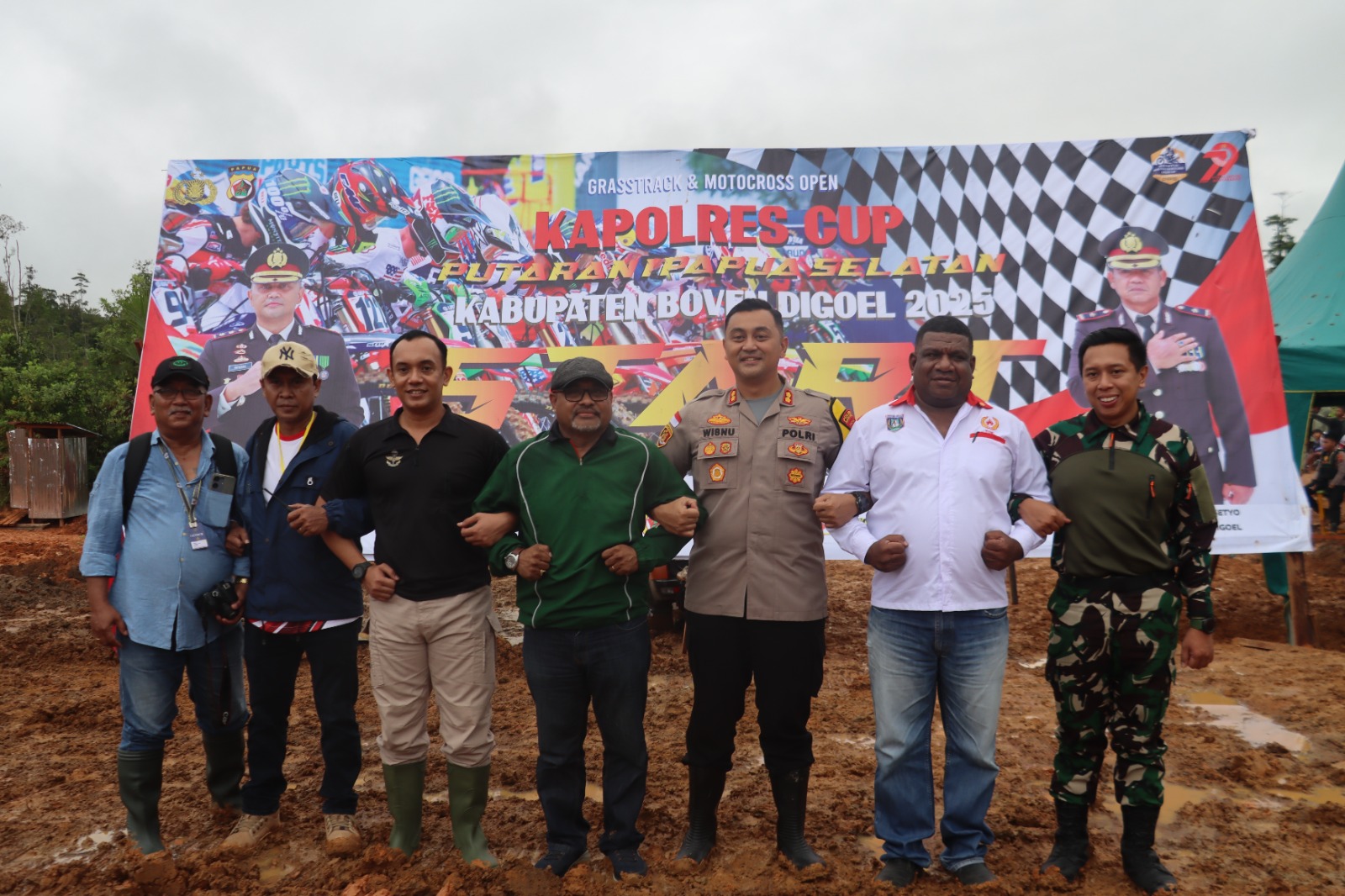 Kapolres Boven Digoel resmi buka kejuaraan Grasstrack dan Motor Cross dalam rangka Hari Bhayangkara ke 79.