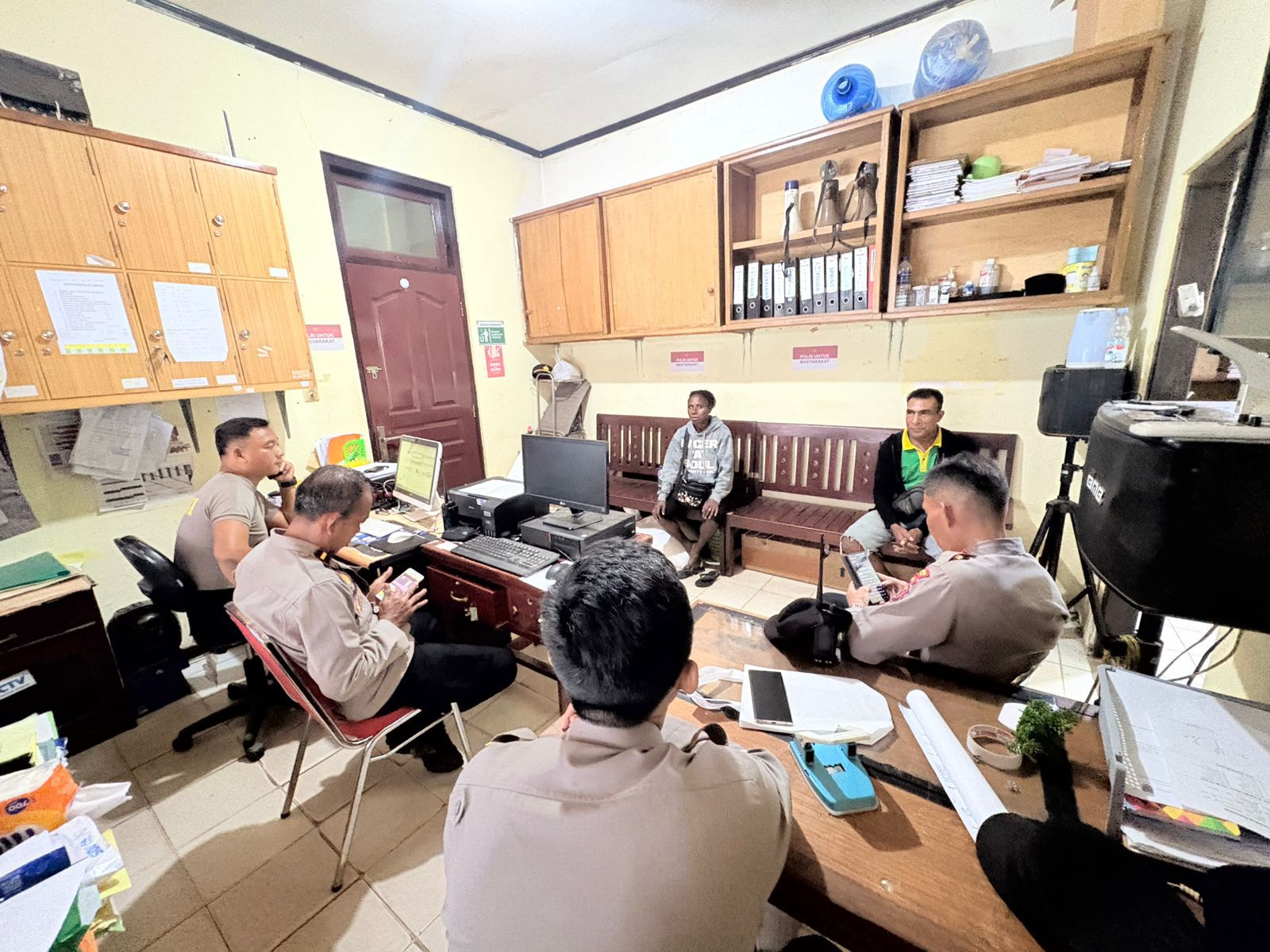 Bhabinkamtibmas Kelurahan Seringgu Jaya Selesaikan Masalah dengan Problem Solving