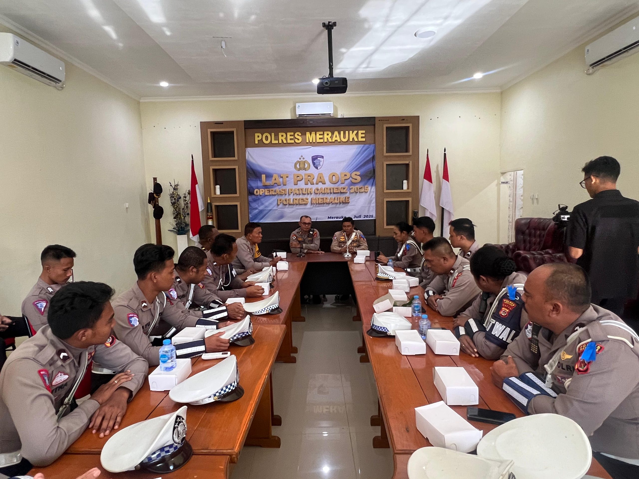 Polres Merauke Gelar Latpraops Jelang Operasi Patuh Cartenz 2025