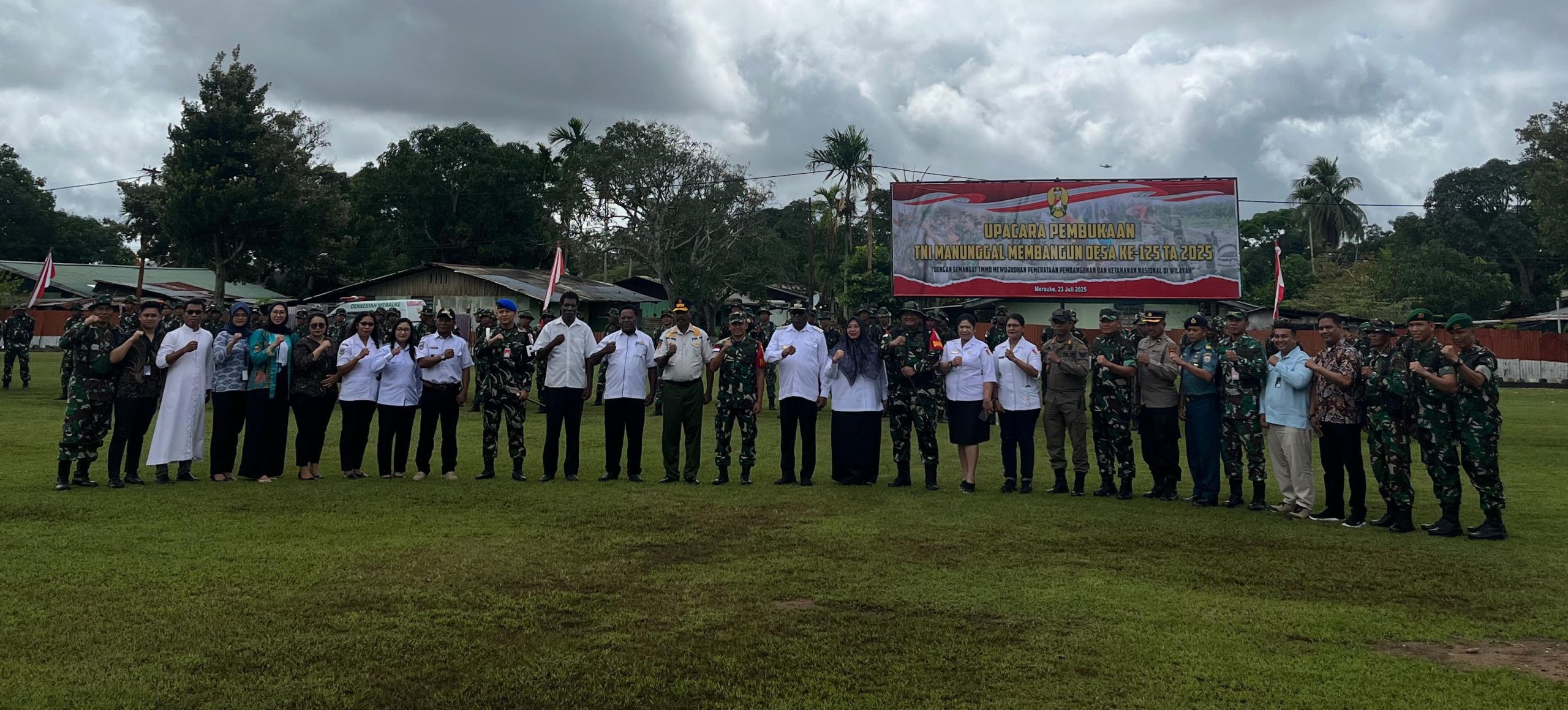 Kapolres Merauke Yang Di Wakili Kasubbag Faskon Bag Log Menghadiri Upacara Pembukaan TMMD ke-125 Berlangsung di Kodim 1707 Merauke