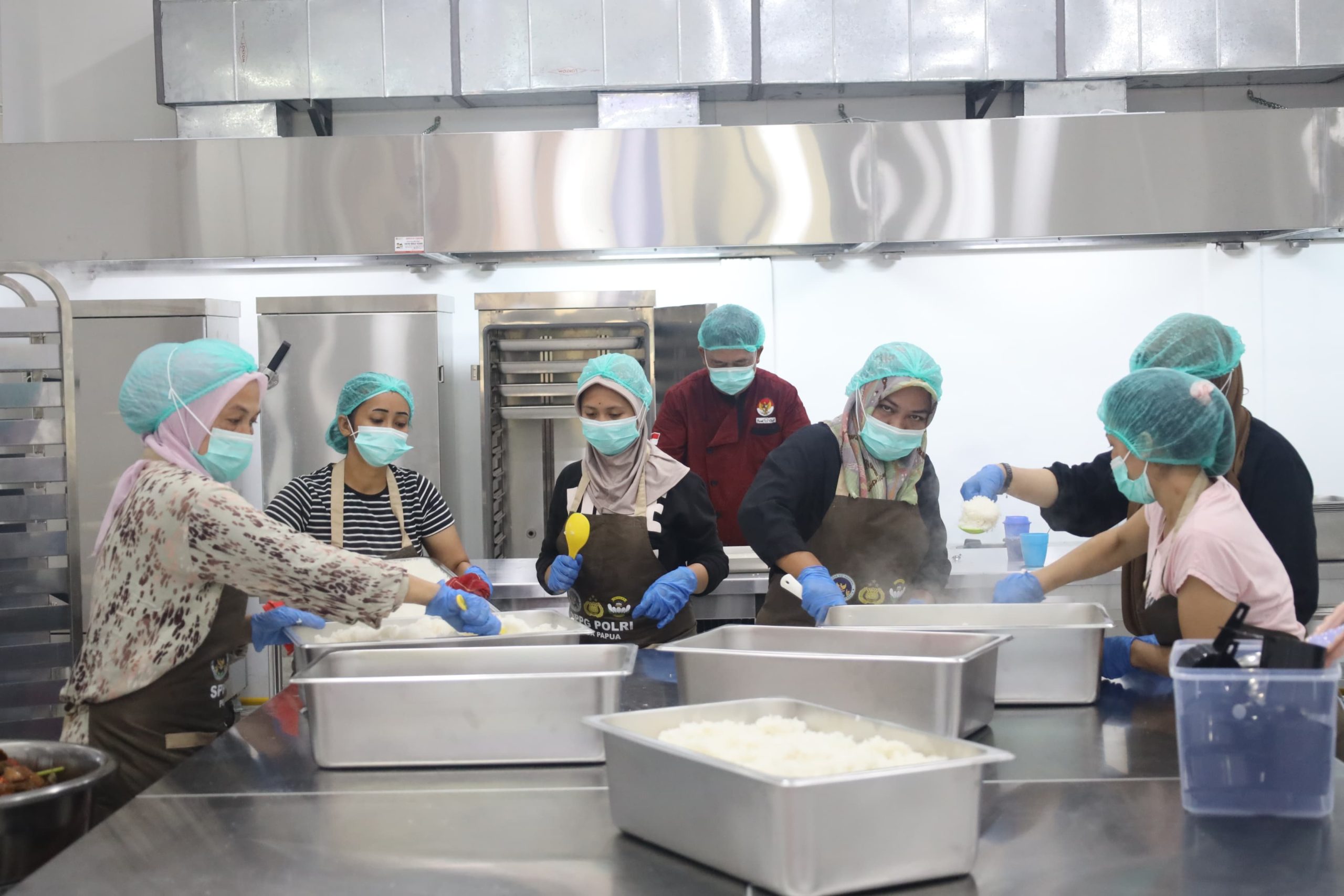 Biddokkes Polda Papua Pastikan Menu Makanan SPPG Aman Dikonsumsi