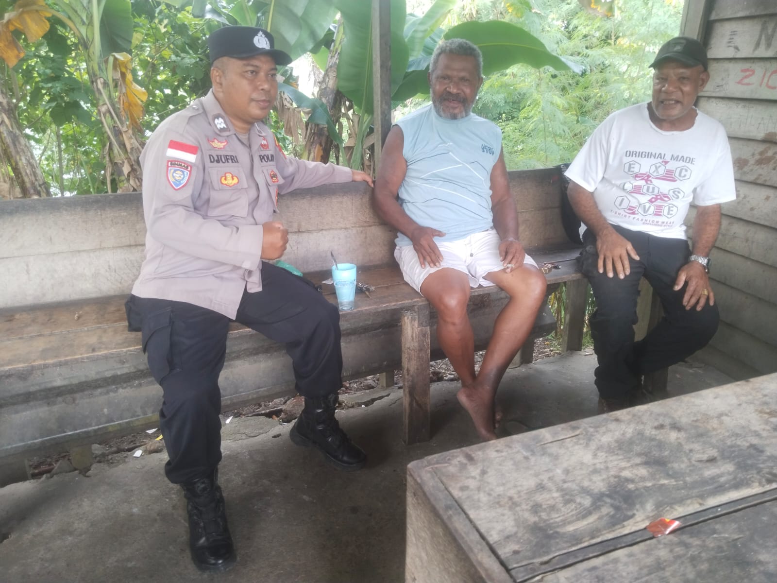 Bhabinkamtibmas Polsek Heram Gencar Laksanakan Sambang Warga di Distrik Heram