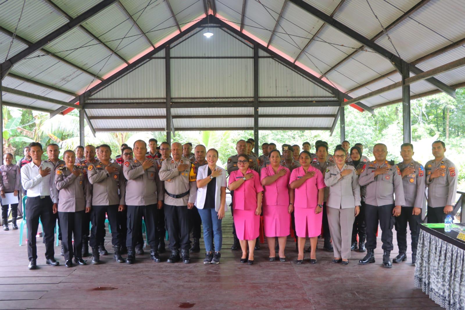 Biddokkes Polda Papua Lakukan Penyuluhan Kesehatan Tentang Pola Hidup Sehat Di Polres Supiori