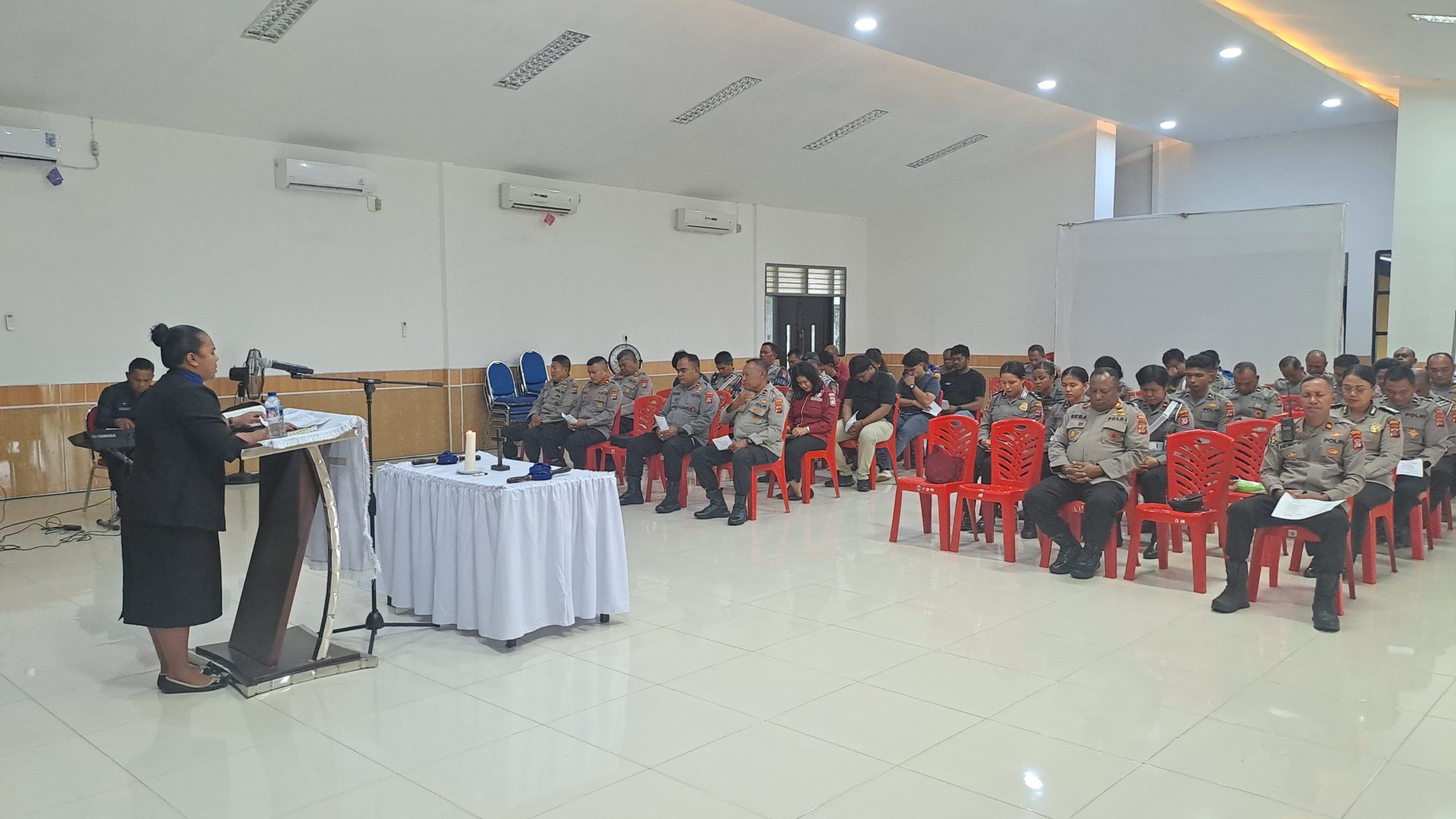 Polres Mimika Gelar Giat Binrohtal Untuk Tingkatkan Iman Dan Ketakwaan Personel