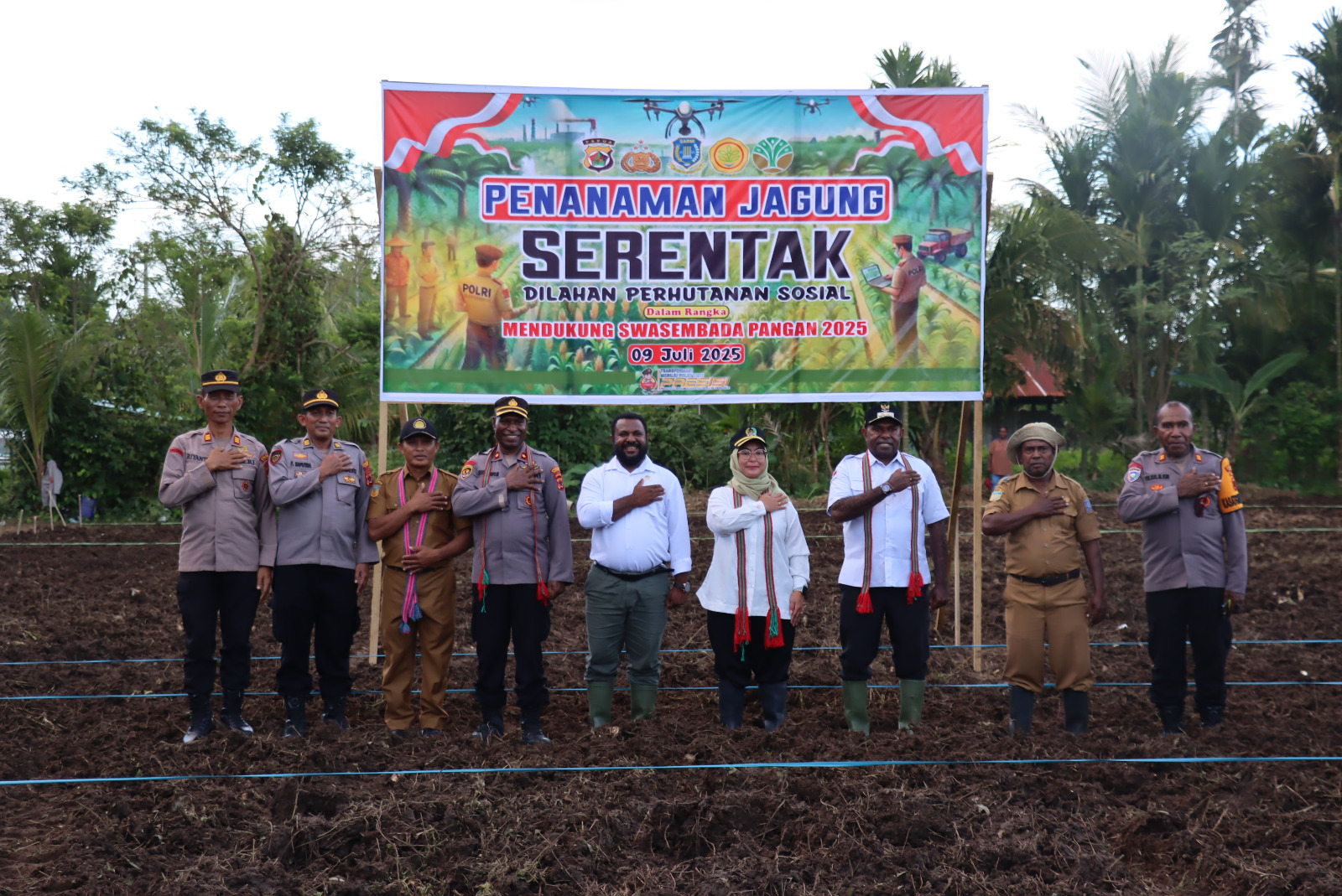 Wakapolres Sarmi Ikuti Zoom Meeting dan Penanaman Jagung Serentak Kuartal III