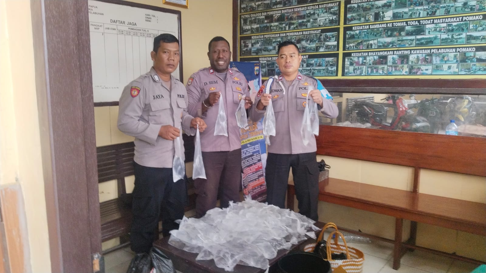 Polsek  Pomako Amankan 60 Liter Sopi dari Razia di Kediaman Warga