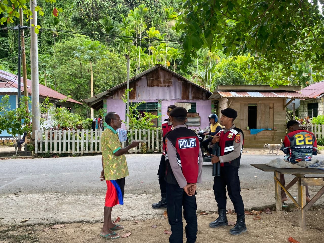 Menjaga Situasi Kamtibmas Di Kabupaten Sarmi, Sat Samapta Polres Sarmi Gelar Patroli
