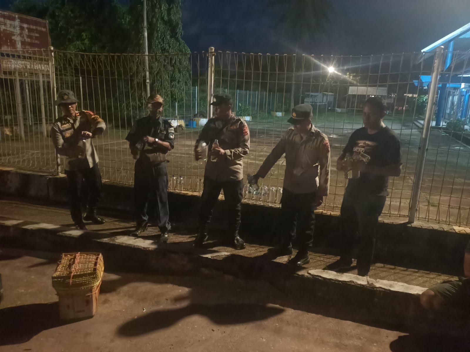 Polsek KPL Merauke Amankan Puluhan Botol Miras Ilegal Saat Kedatangan KM. LEUSER