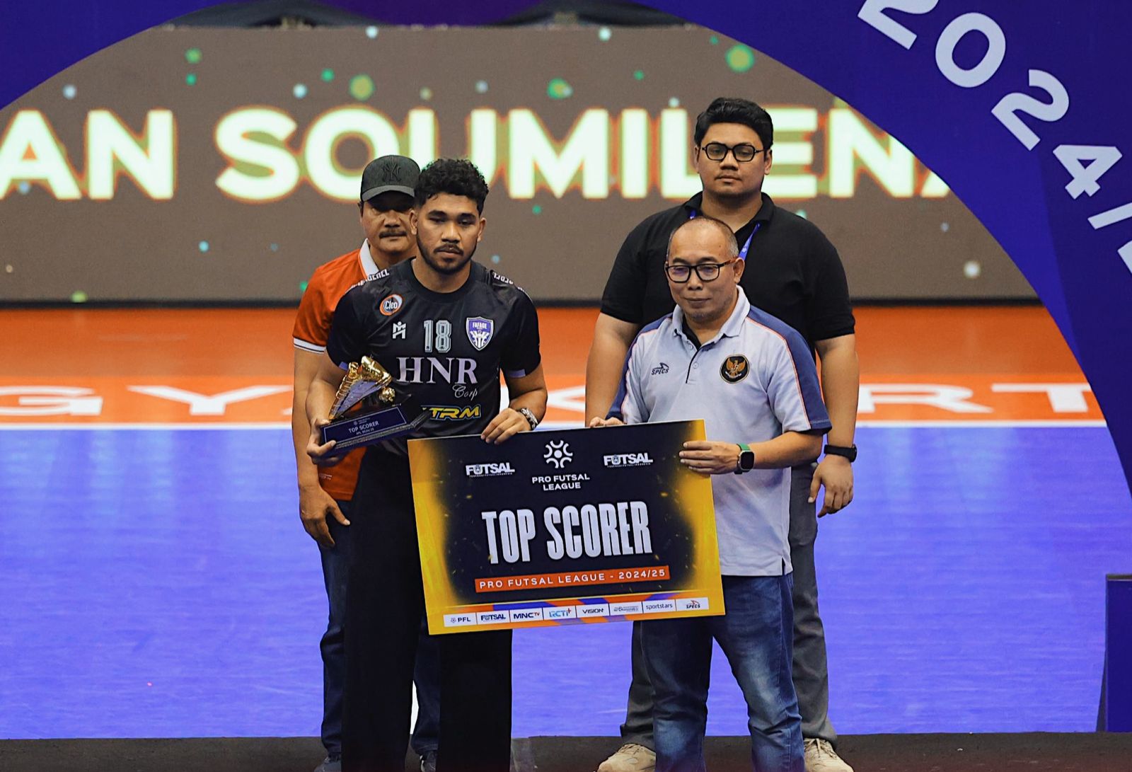 Prestasi Membanggakan, Briptu Evan Soumilena Personel Polresta Raih Gelar Top Scorer Pro Futsal League 2024/2025