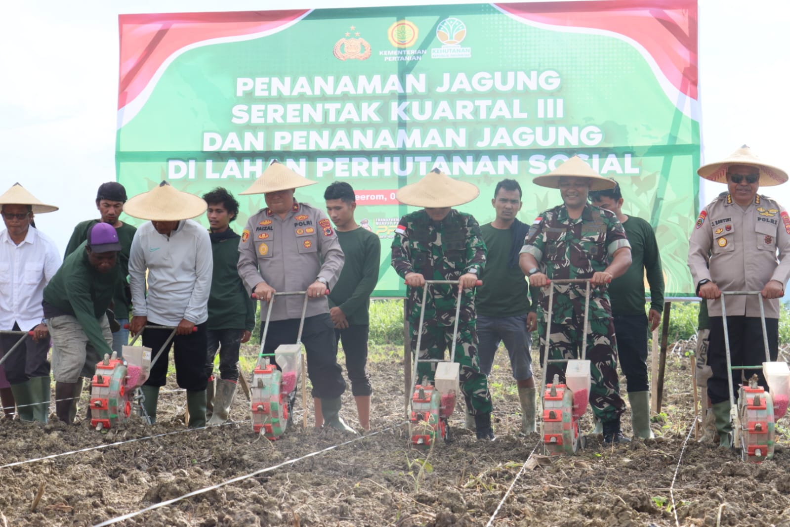 Penanaman Jagung Serentak Kuartal III, Polri Dan Masyarakat Wujudkan Ketahanan Pangan