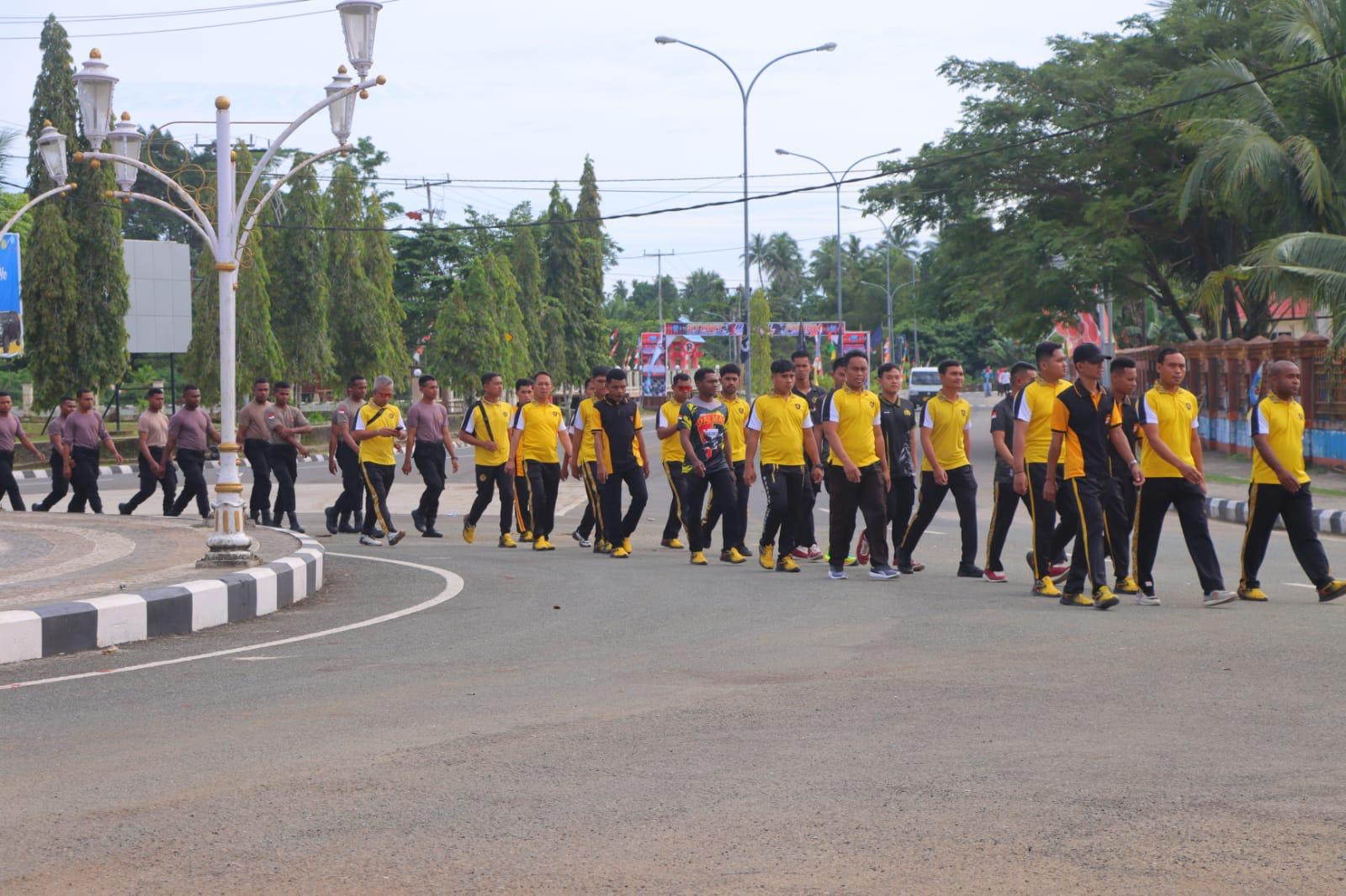 Tingkatkan Imun Tubuh, Polres Supiori Gelar Kegiatan Jalan Santai dan Senam