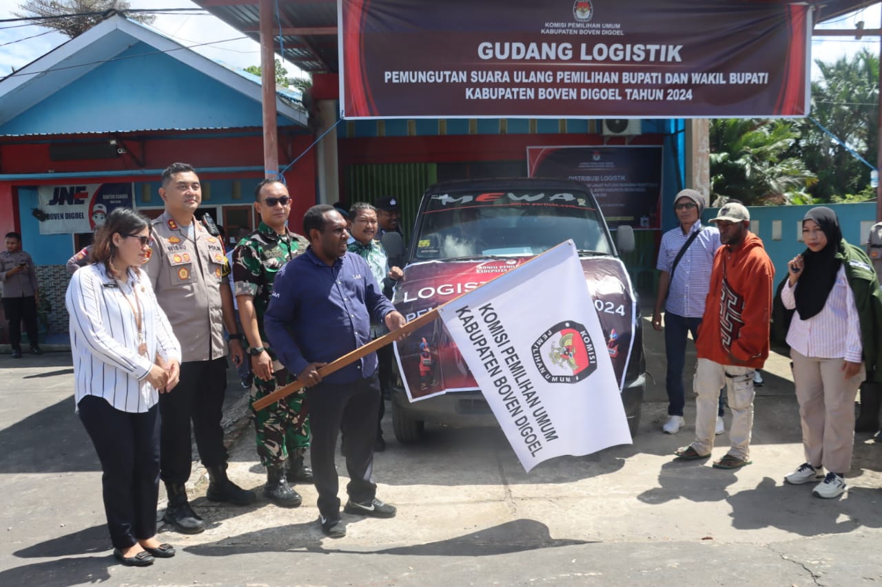 Kapolres Boven Digoel Hadiri Pemberangkatan Logistik PSU Pilkada 2024.