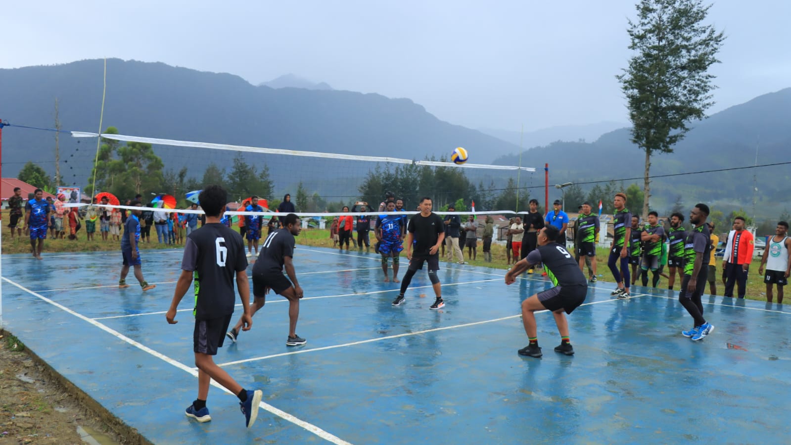 FINAL BOLA VOLI HUT RI KE-80 Polres Puncak Sukses Kawal Pertandingan Hingga Akhir