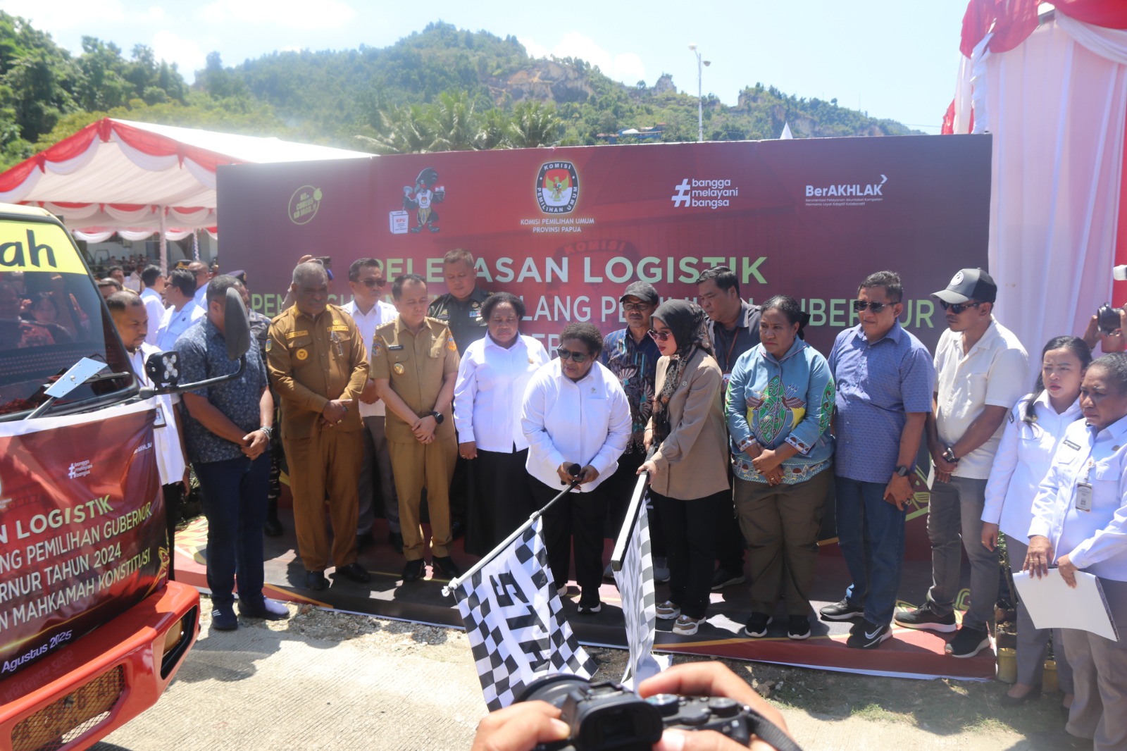 Distribusi Logistik PSU Pilgub Papua Dimulai, Kapolresta Hadiri Pelepasan Logistik Distrik Muara Tami