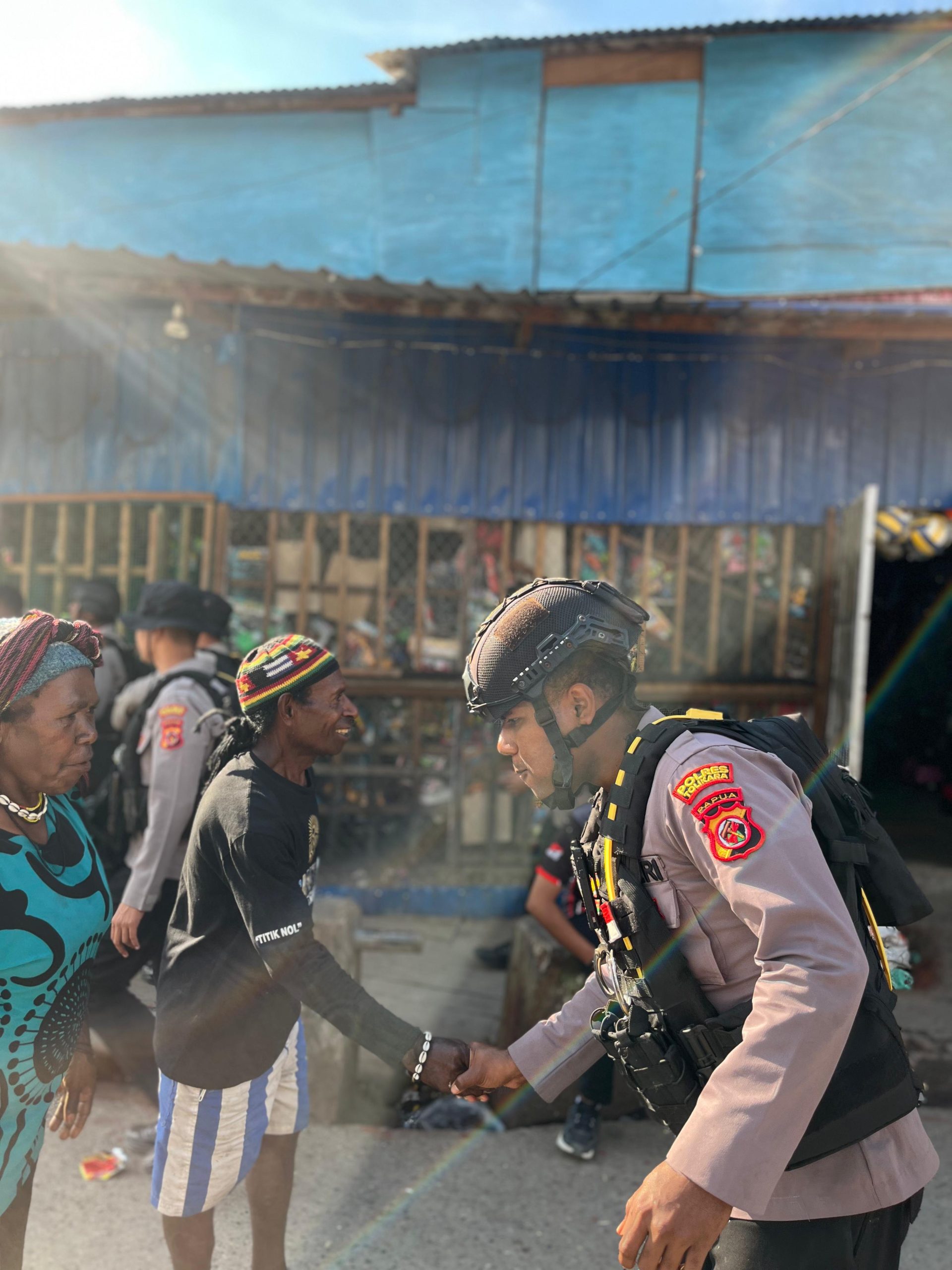 Polres Tolikara Laksanakan Patroli Dialogis Ciptakan Situasi Kamtibmas Kondusif